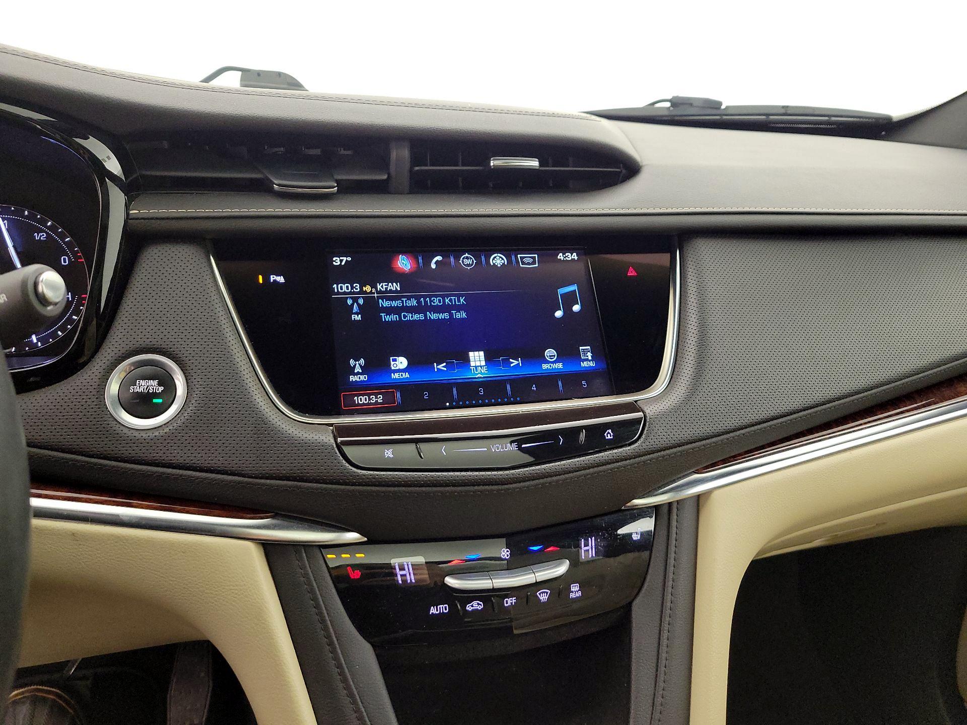 Thumbnail: 2017 Cadillac XT5 - 16