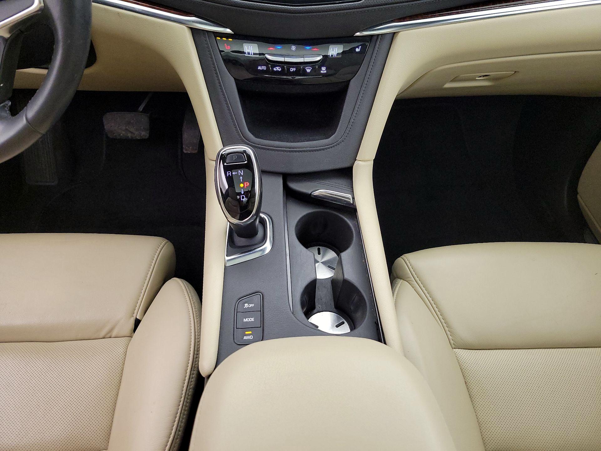 Thumbnail: 2017 Cadillac XT5 - 18