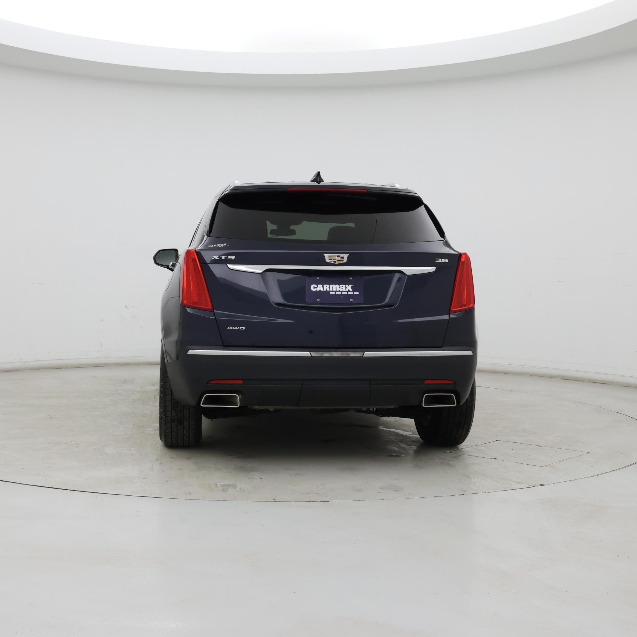 Thumbnail: 2017 Cadillac XT5 - 6