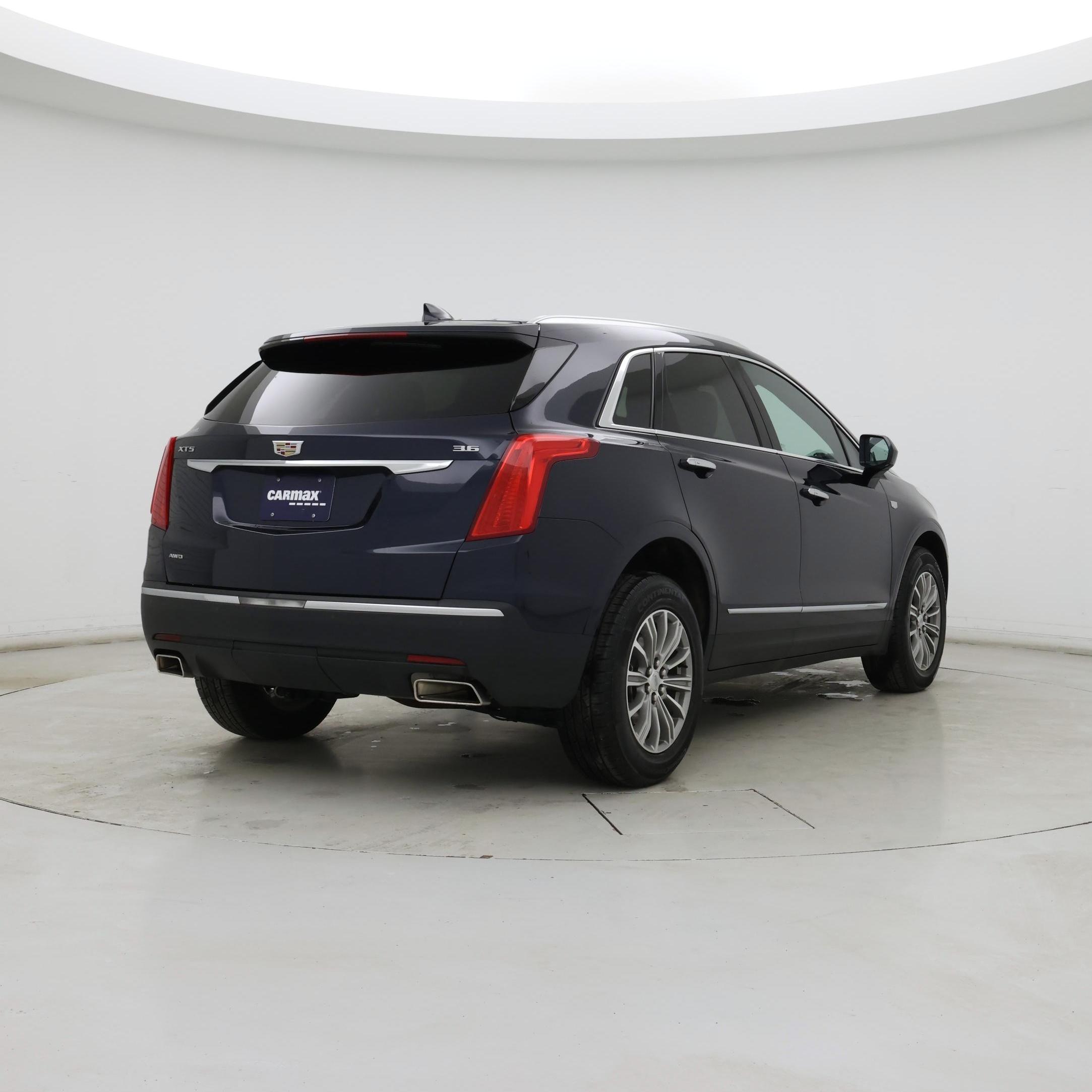 Thumbnail: 2017 Cadillac XT5 - 8