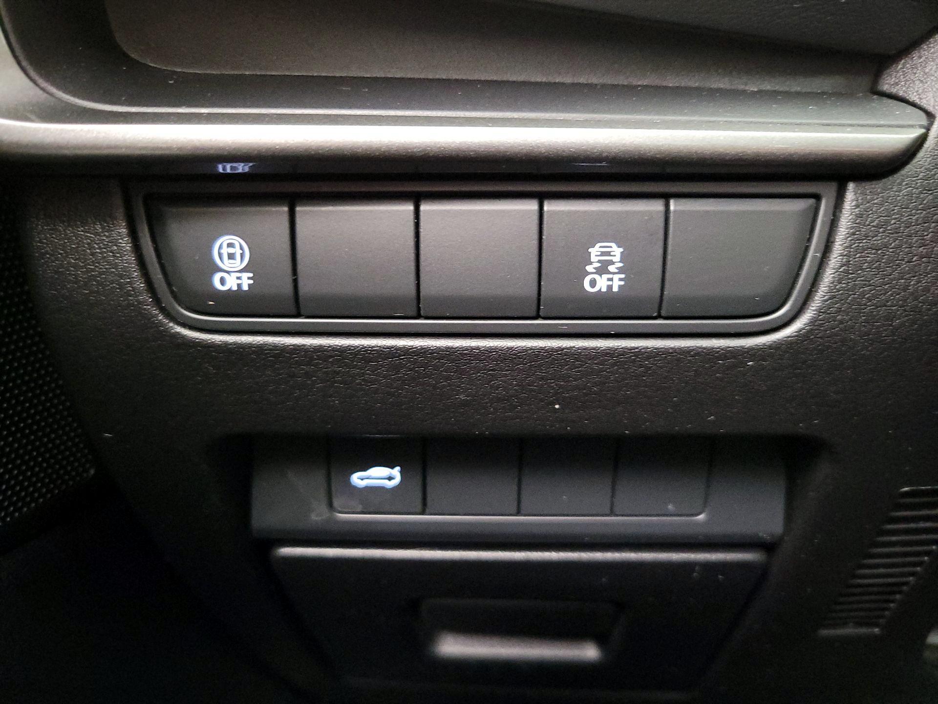 Thumbnail: 2022 Mazda Mazda3 - 13