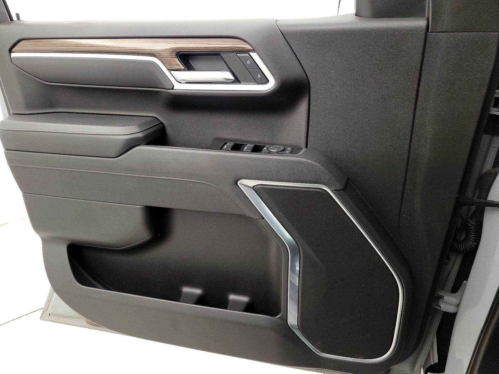 Thumbnail: 2025 Chevrolet Silverado 1500 - 12