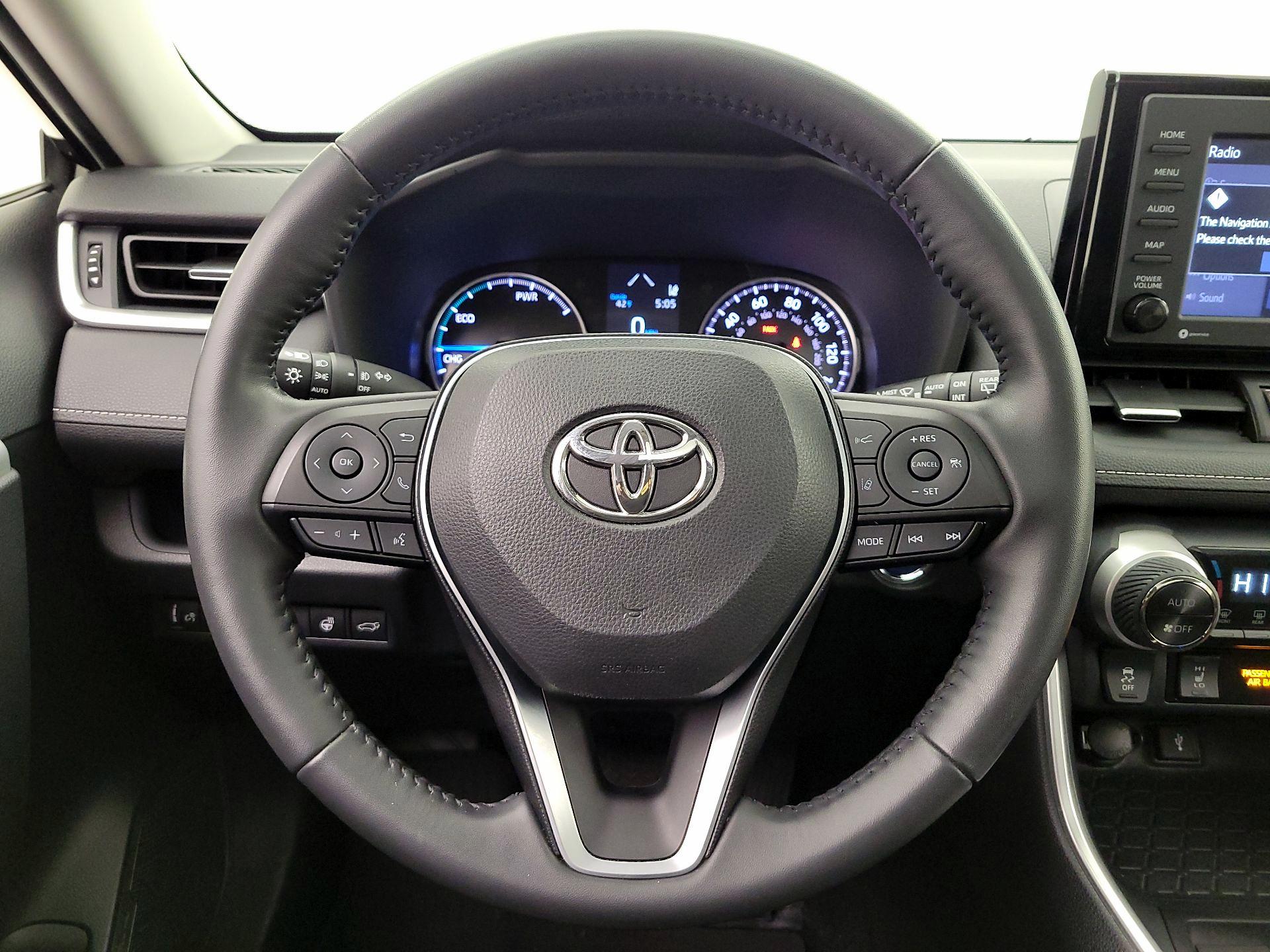 Thumbnail: 2021 Toyota RAV4 - 10