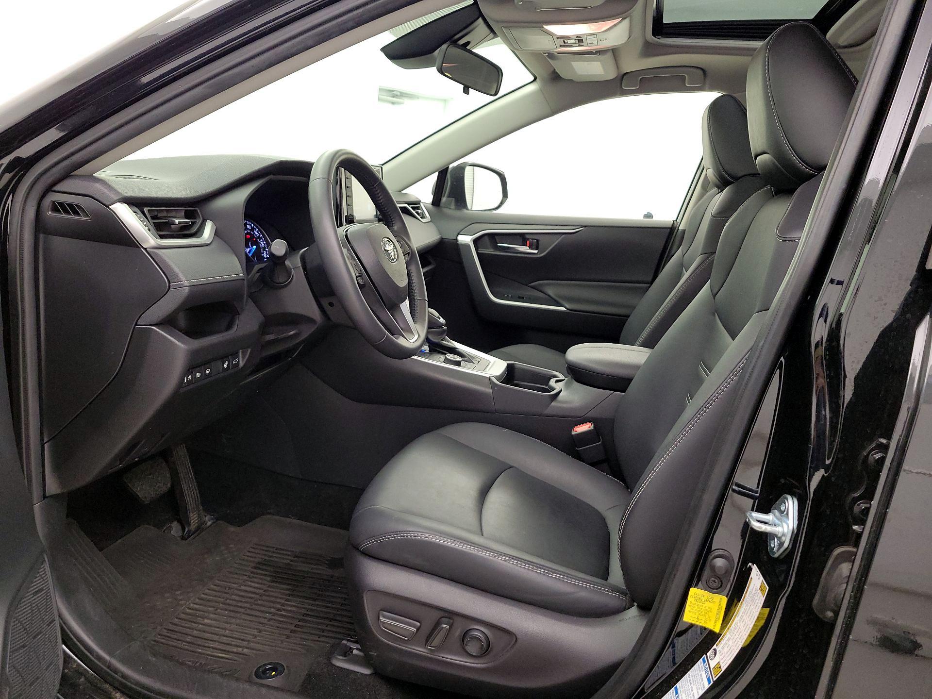 Thumbnail: 2021 Toyota RAV4 - 11