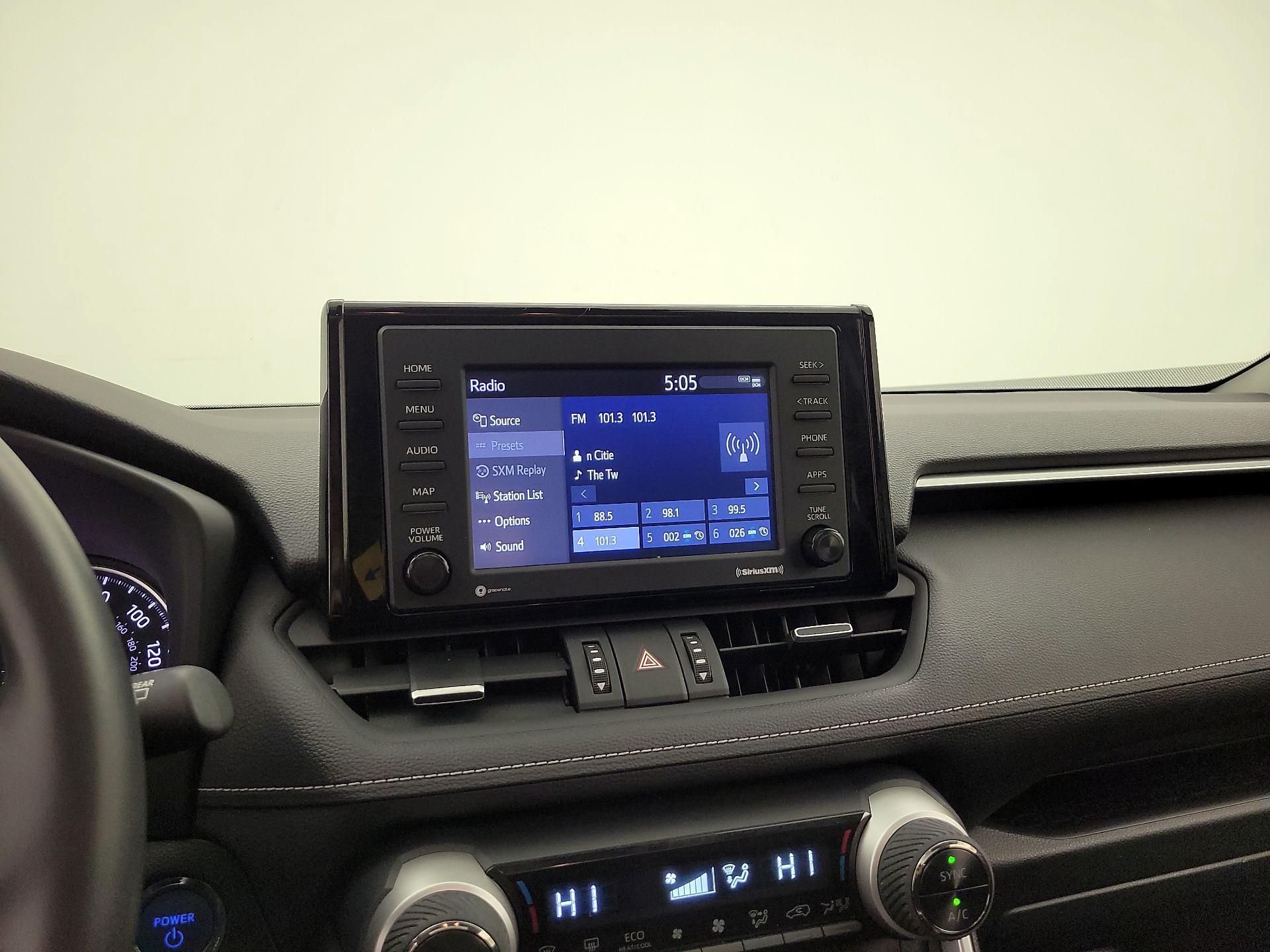 Thumbnail: 2021 Toyota RAV4 - 16