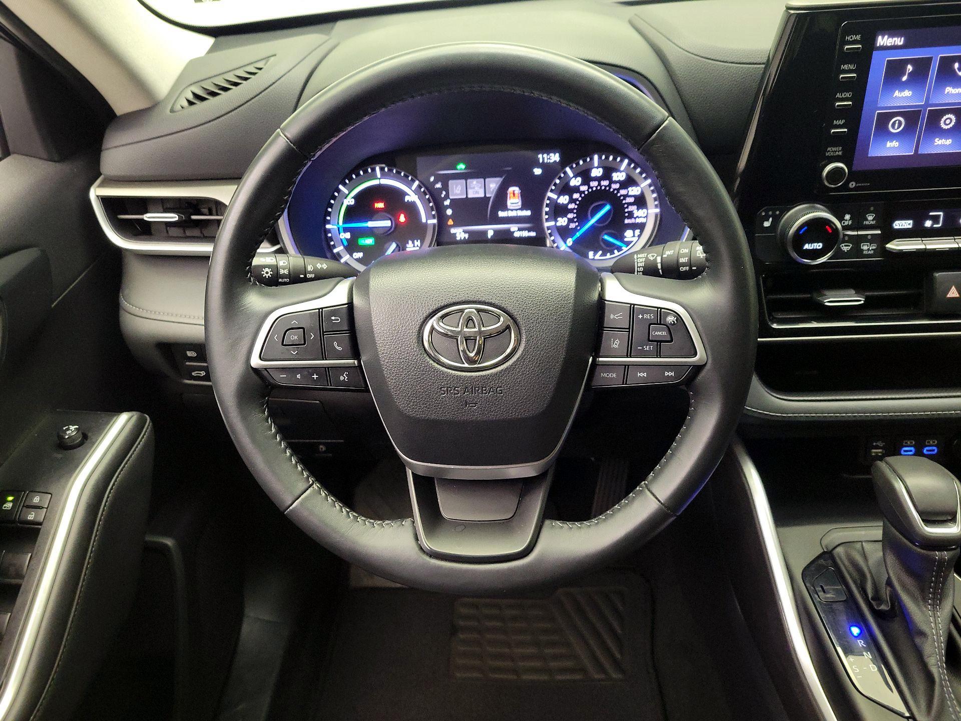 Thumbnail: 2022 Toyota Highlander - 10