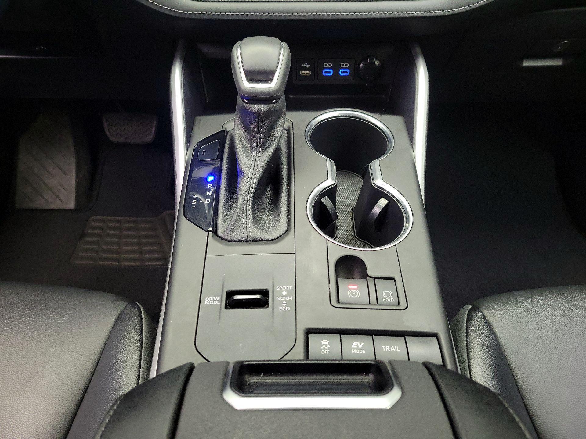 Thumbnail: 2022 Toyota Highlander - 17