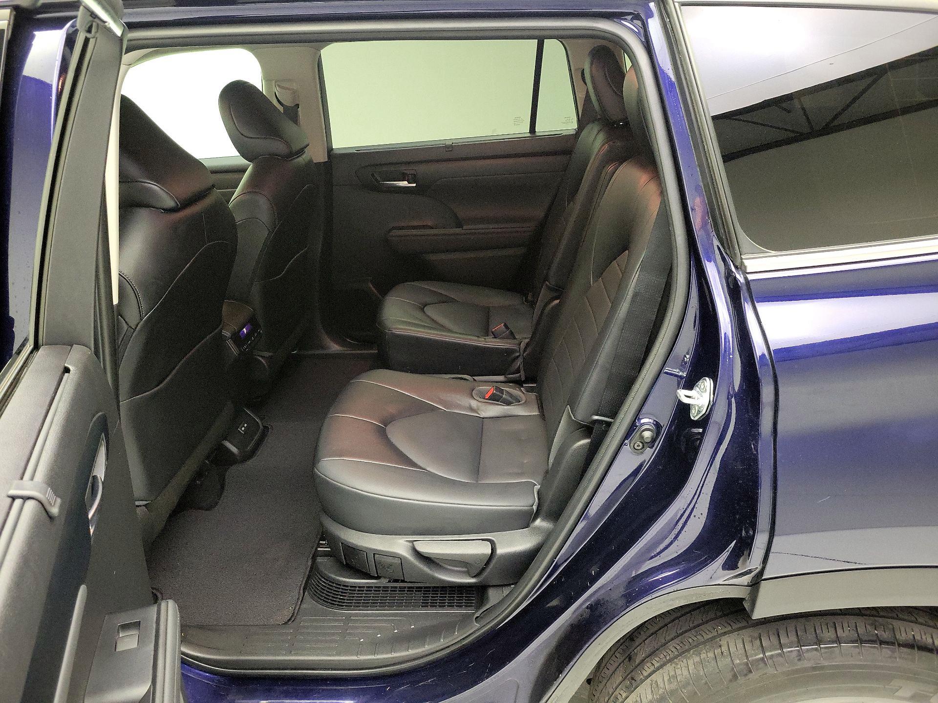 Thumbnail: 2022 Toyota Highlander - 20