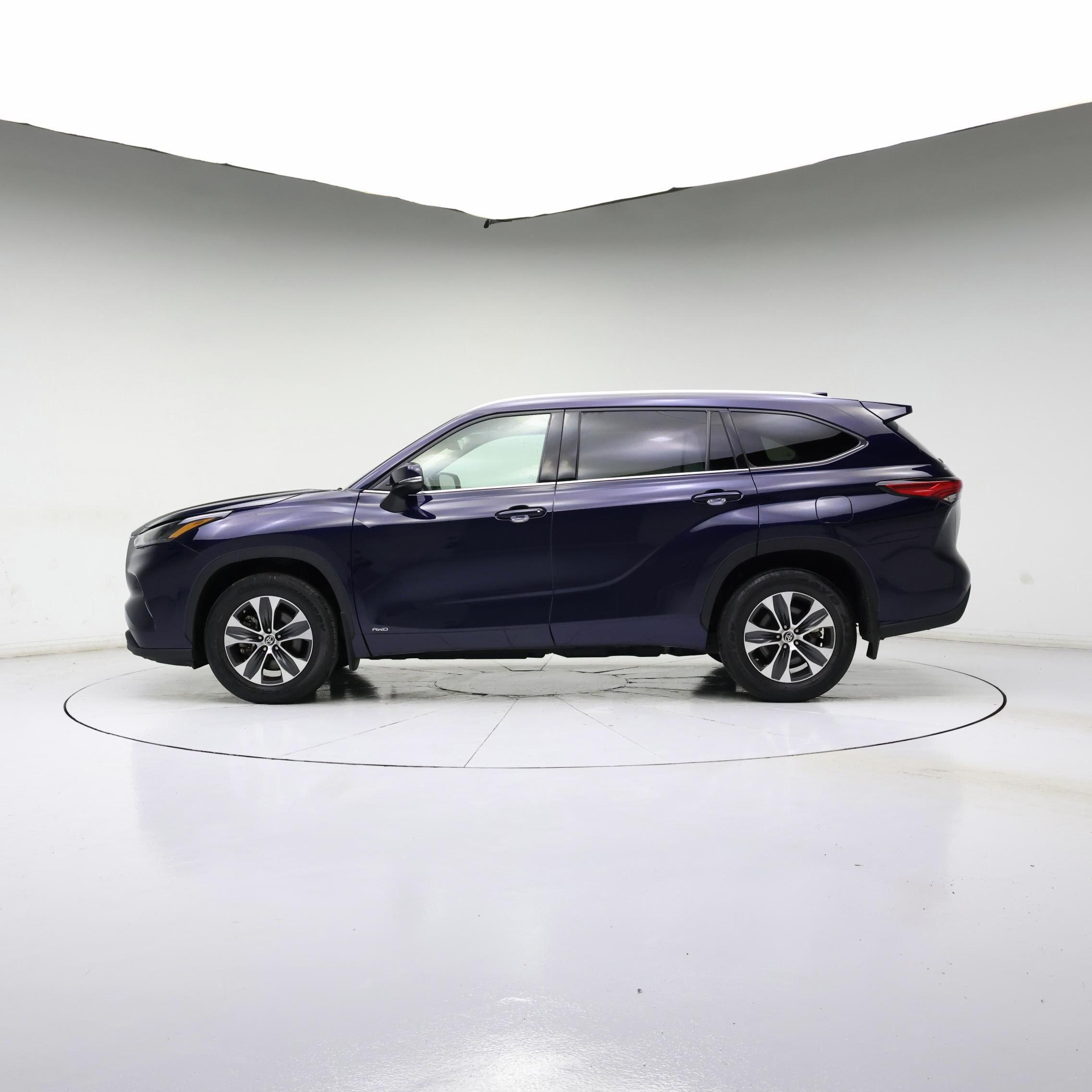 Thumbnail: 2022 Toyota Highlander - 7