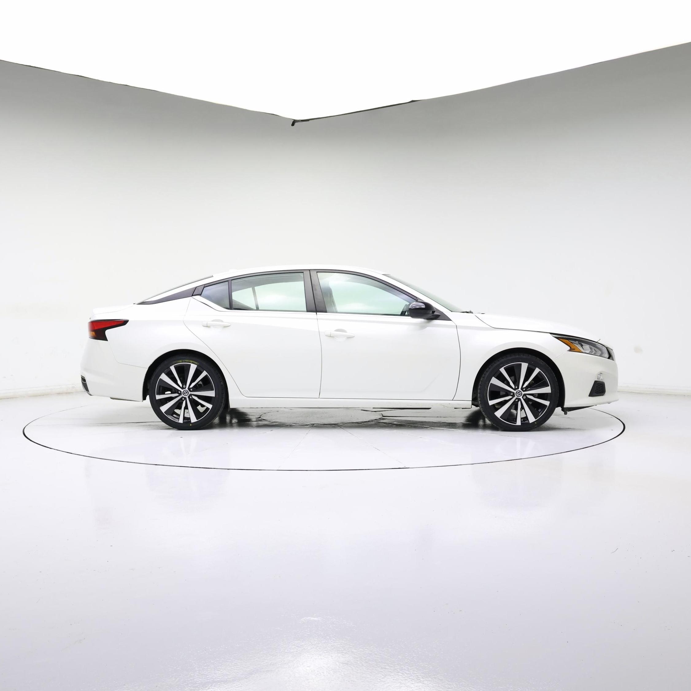 Thumbnail: 2021 Nissan Altima - 7