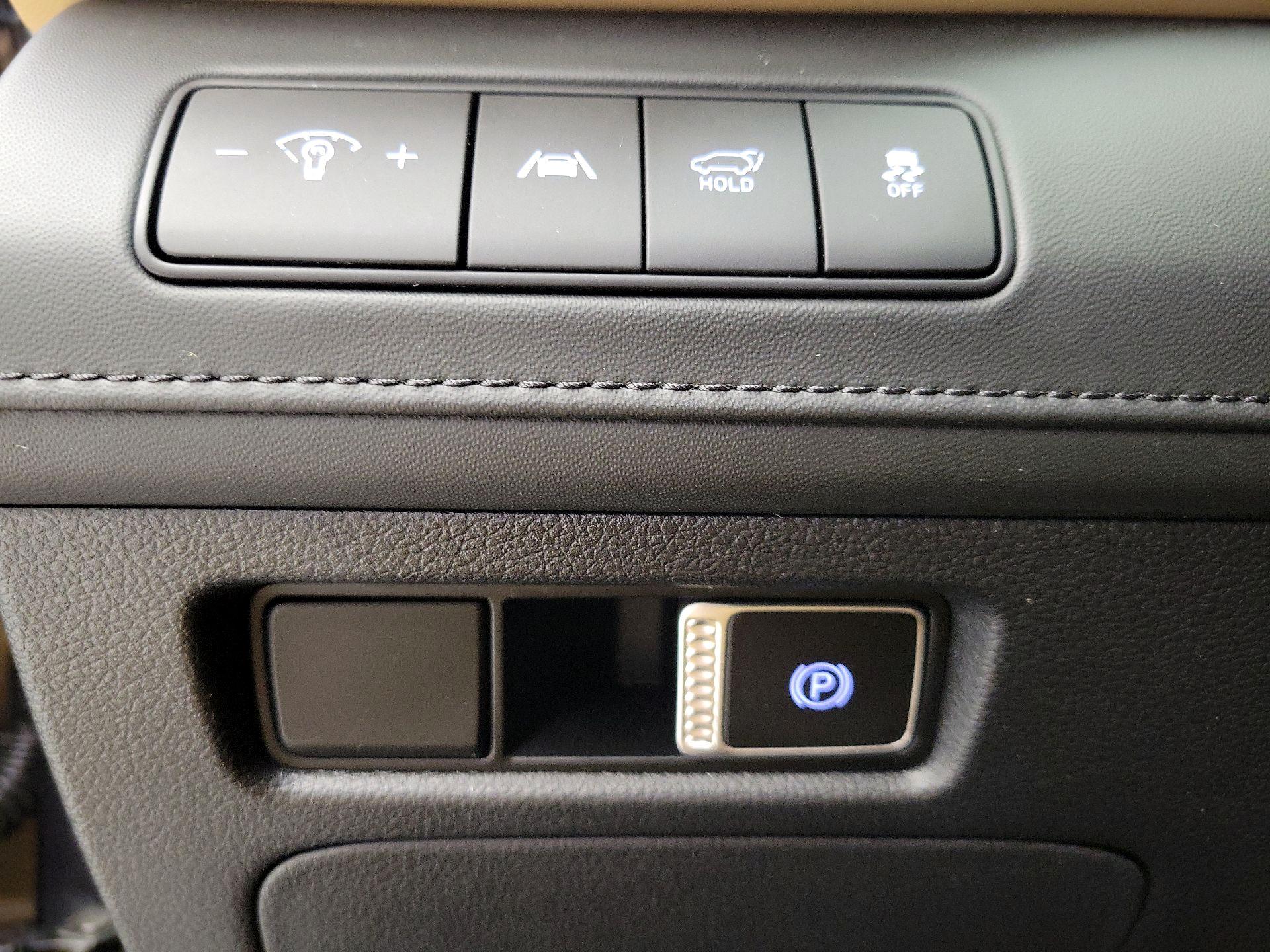 Thumbnail: 2023 Hyundai Santa Fe - 13