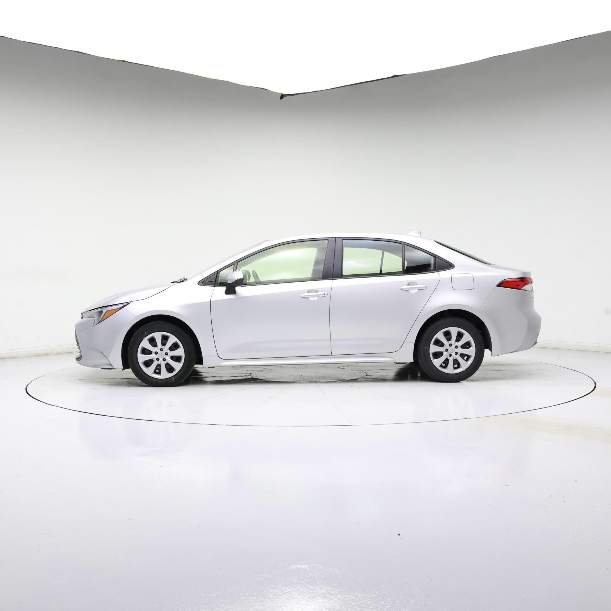 Thumbnail: 2024 Toyota Corolla - 3