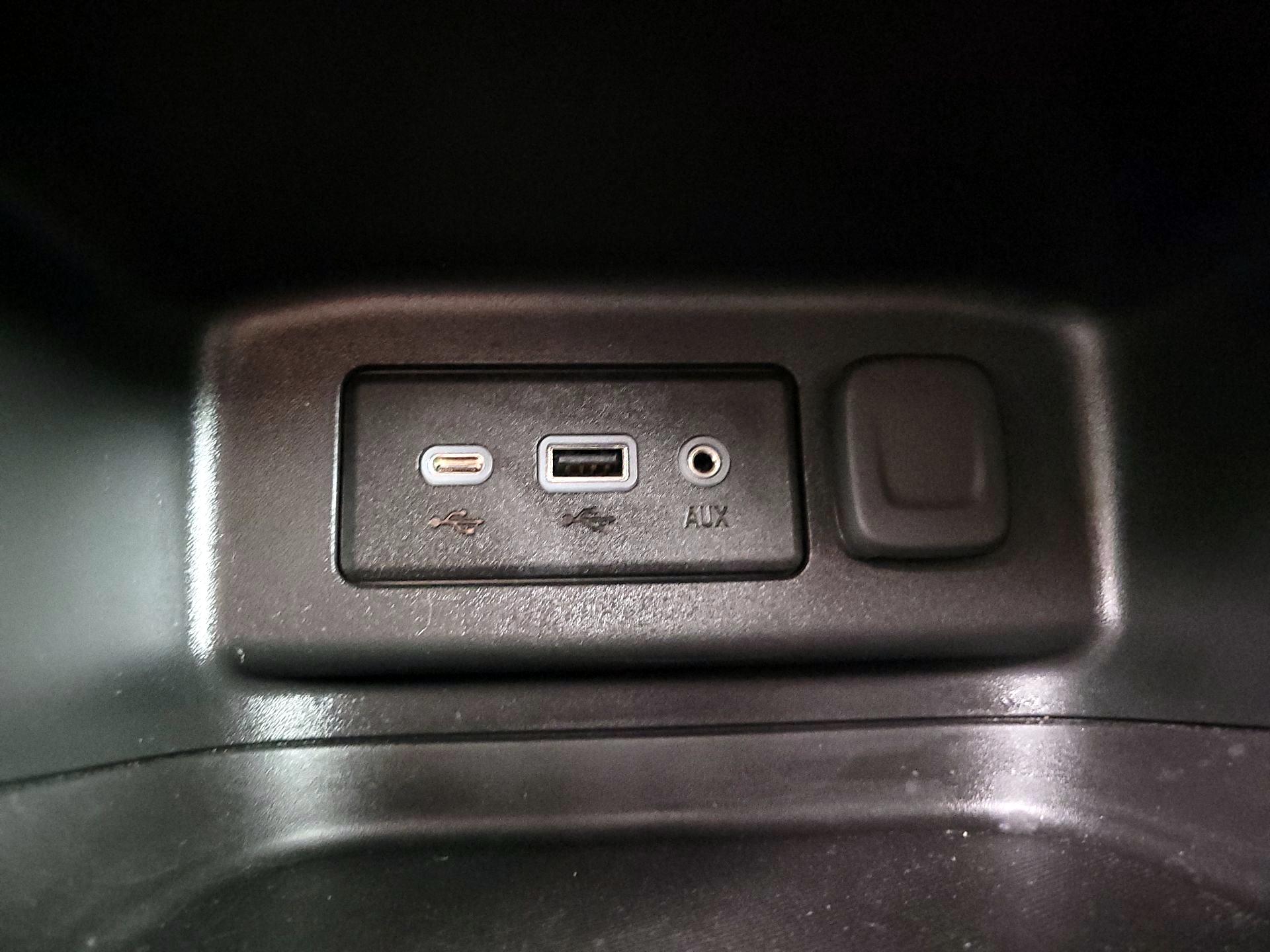 Thumbnail: 2023 Chevrolet Equinox - 18