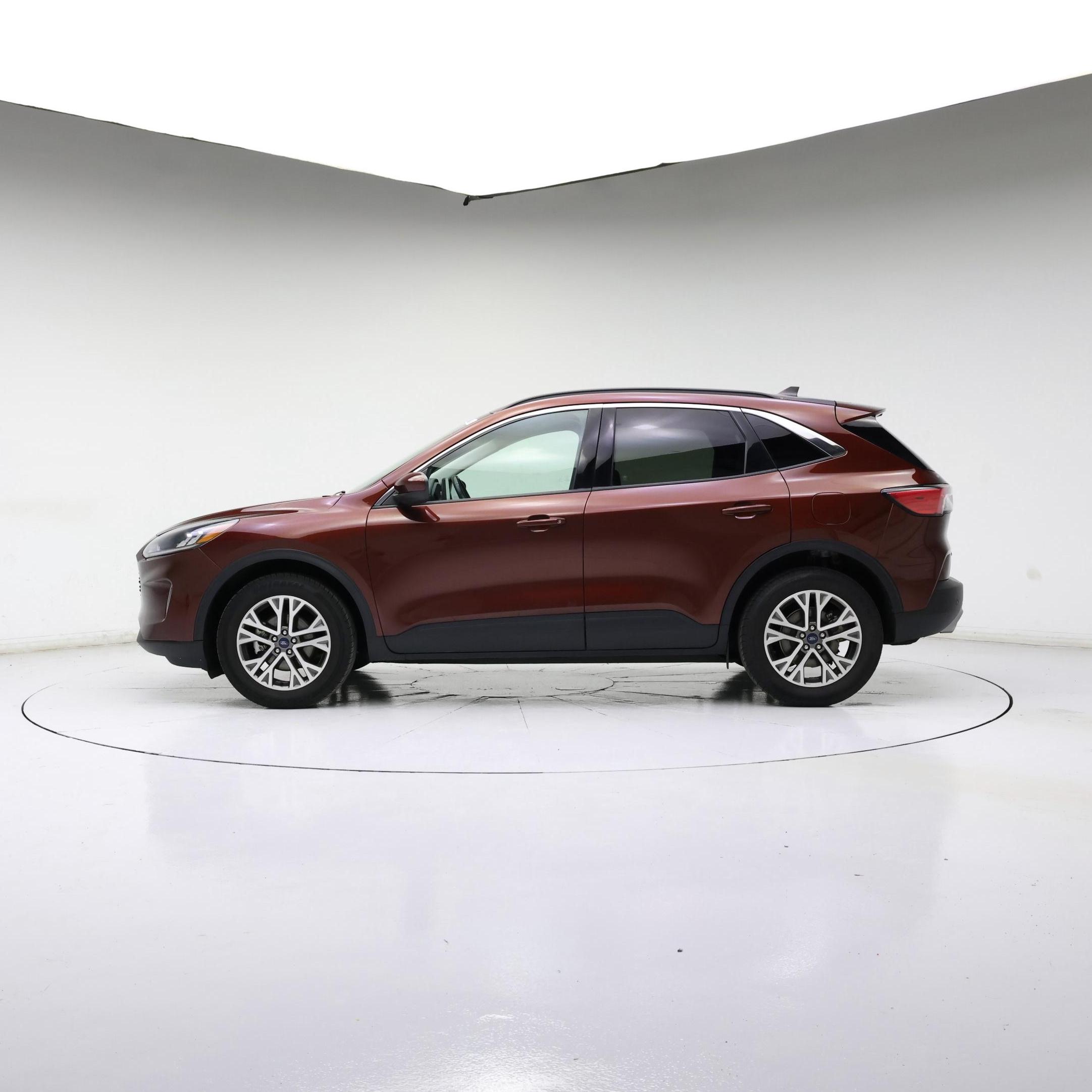 Thumbnail: 2021 Ford Escape - 3