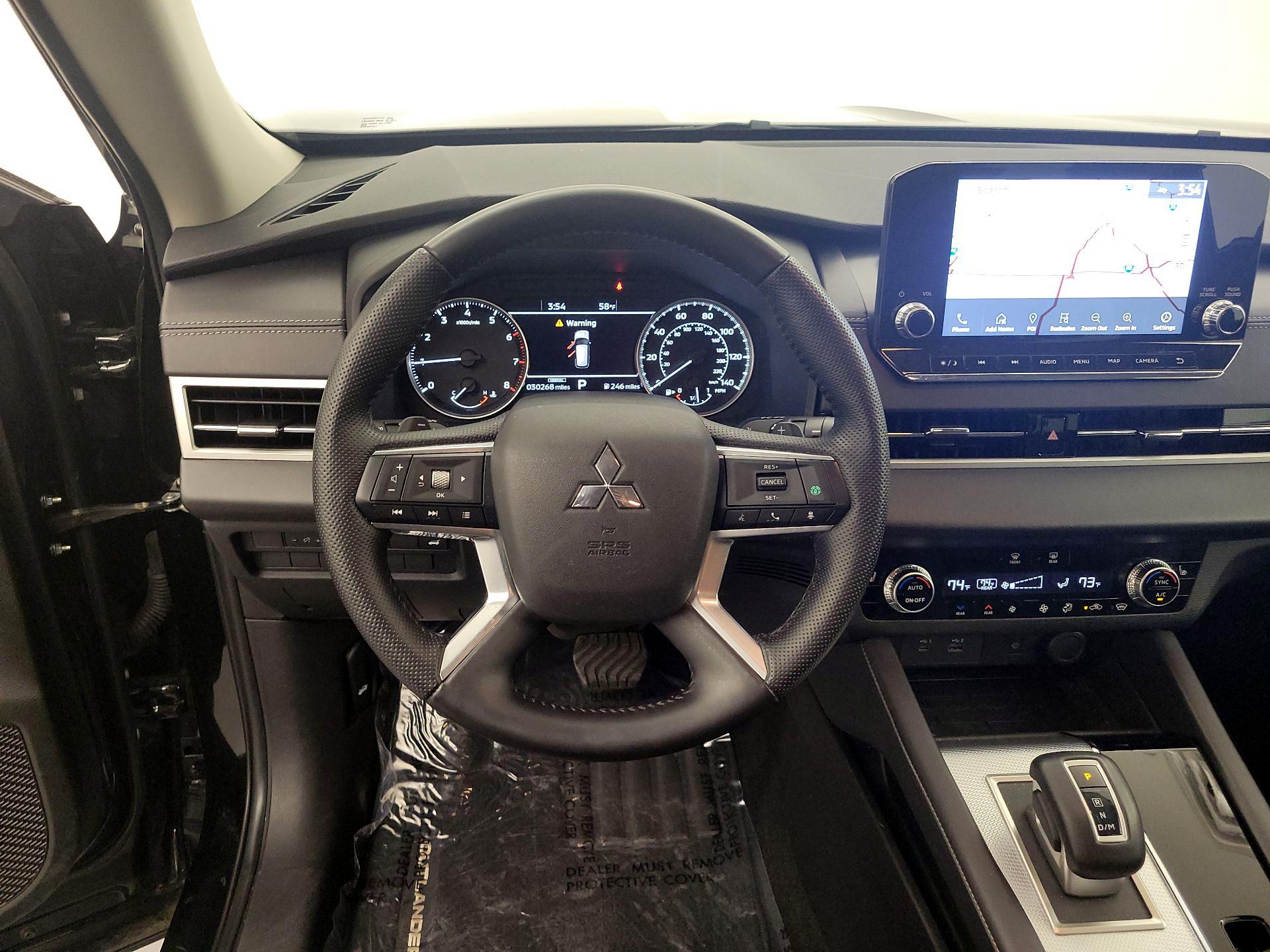 Thumbnail: 2022 Mitsubishi Outlander - 10