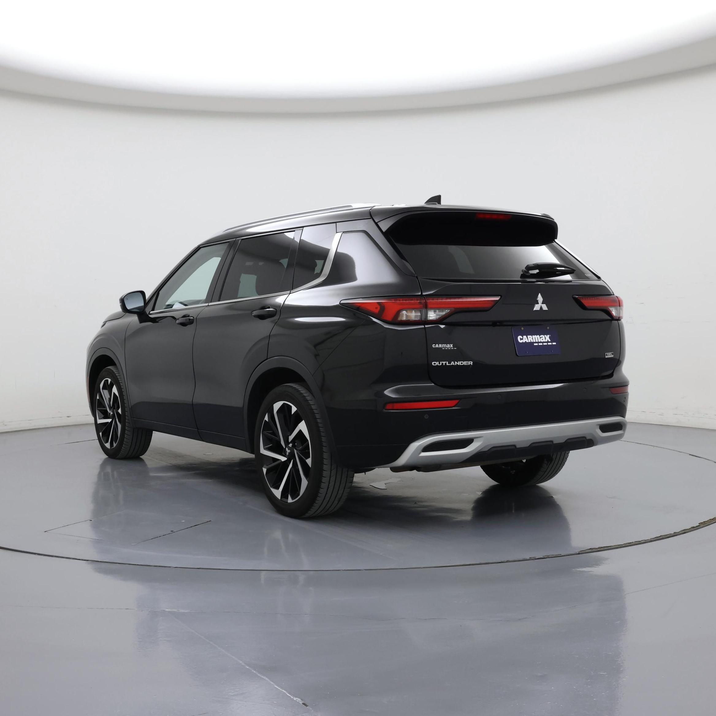 Thumbnail: 2022 Mitsubishi Outlander - 2