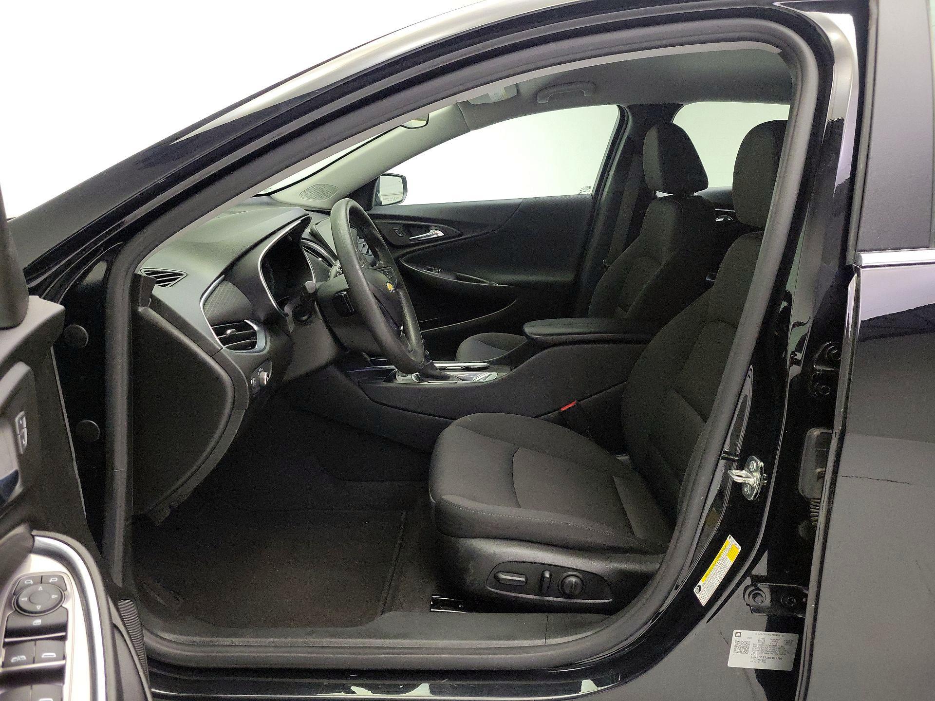 Thumbnail: 2021 Chevrolet Malibu - 11