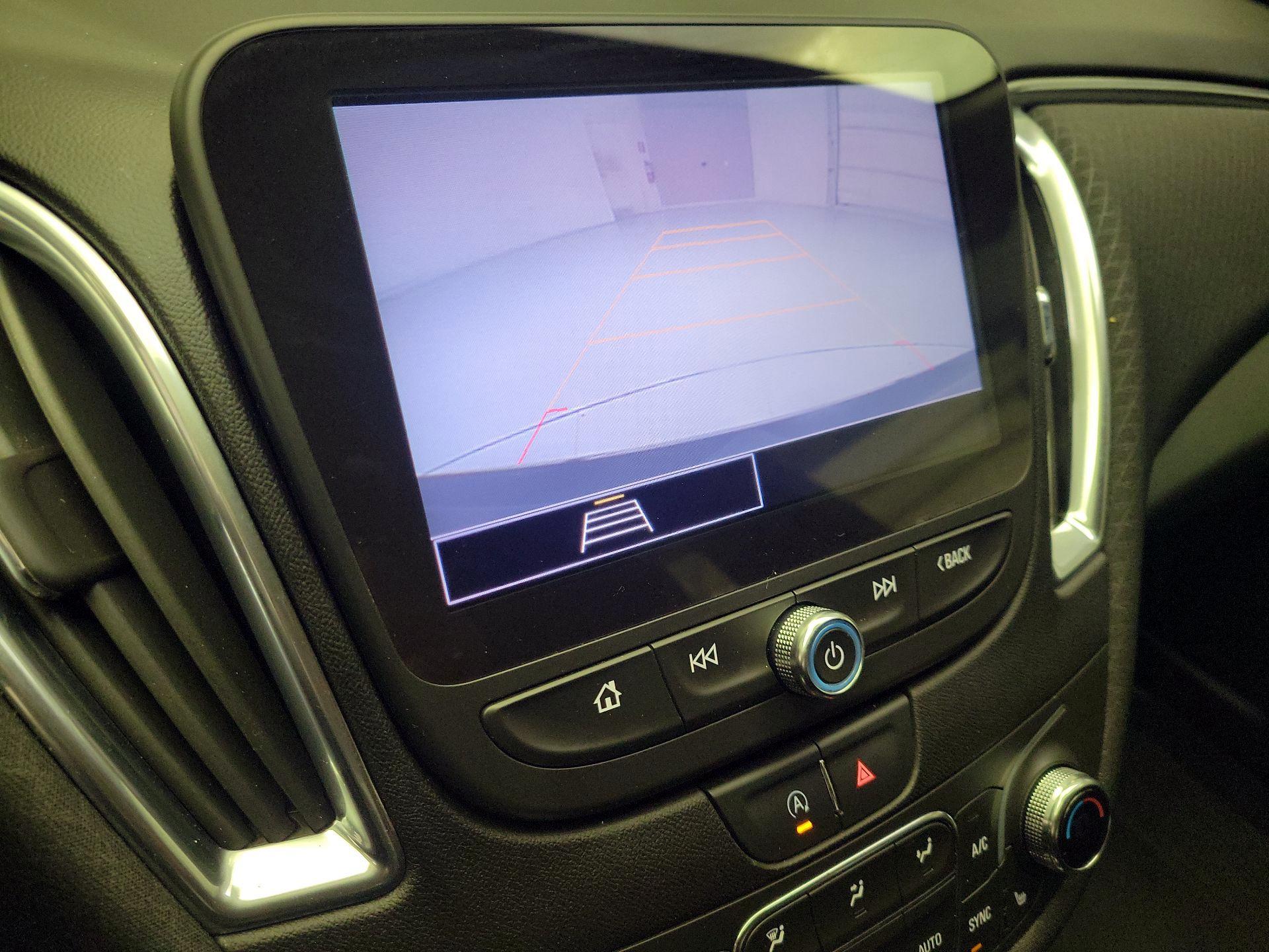 Thumbnail: 2021 Chevrolet Malibu - 14