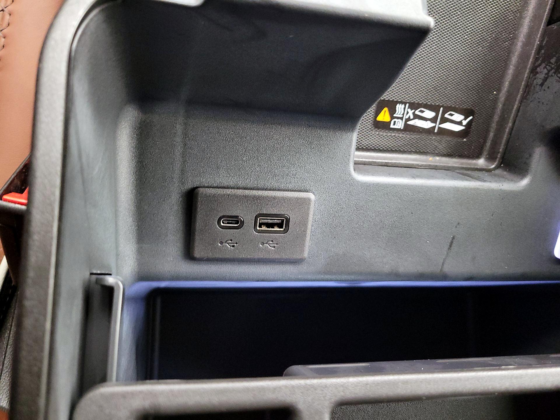 Thumbnail: 2024 GMC Sierra 3500 - 19