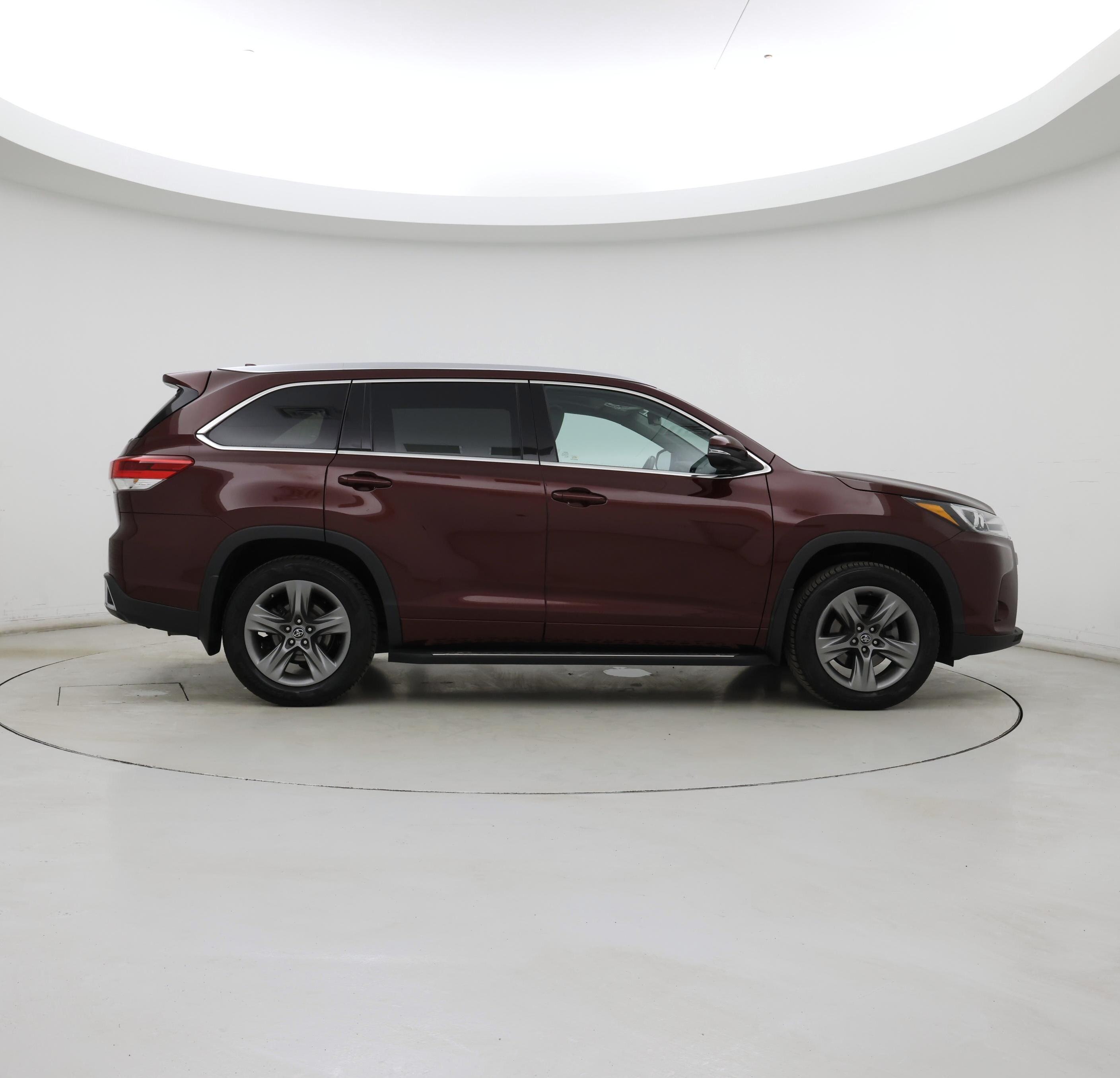 Thumbnail: 2019 Toyota Highlander - 7