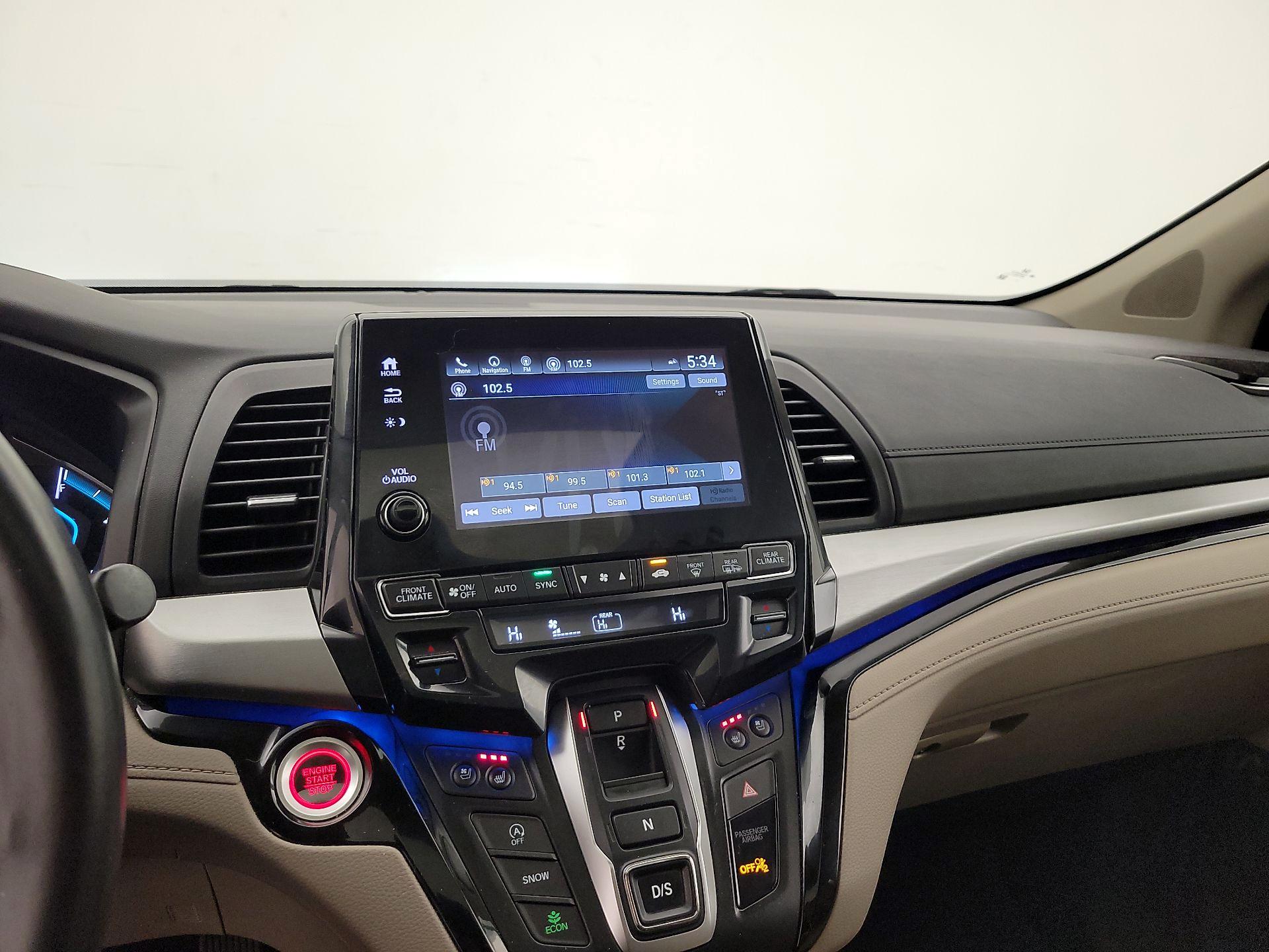 Thumbnail: 2018 Honda Odyssey - 16