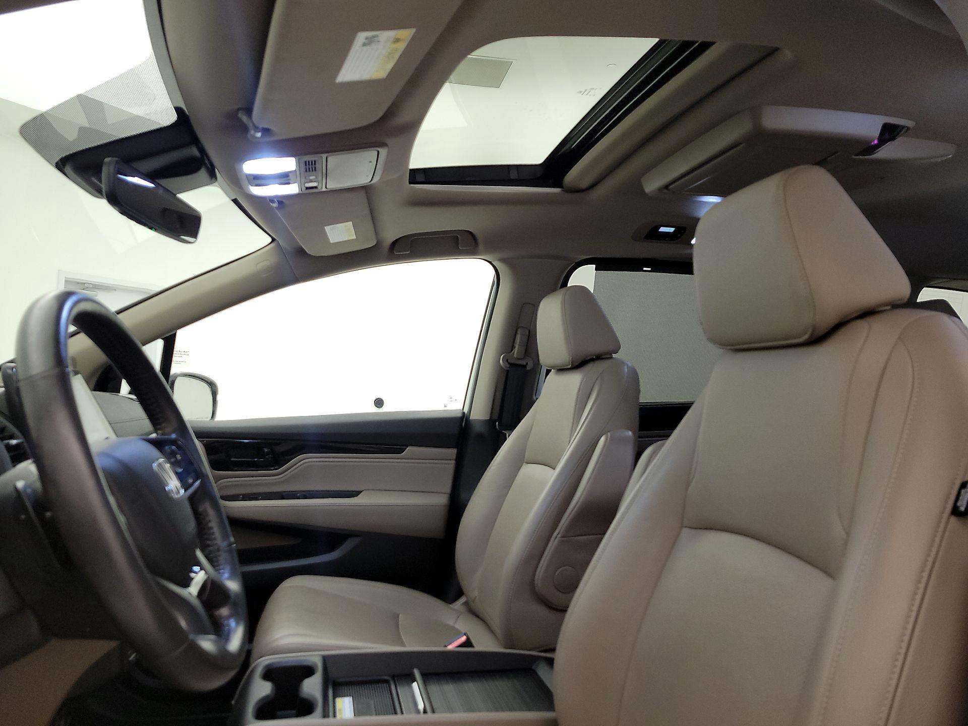 Thumbnail: 2018 Honda Odyssey - 20