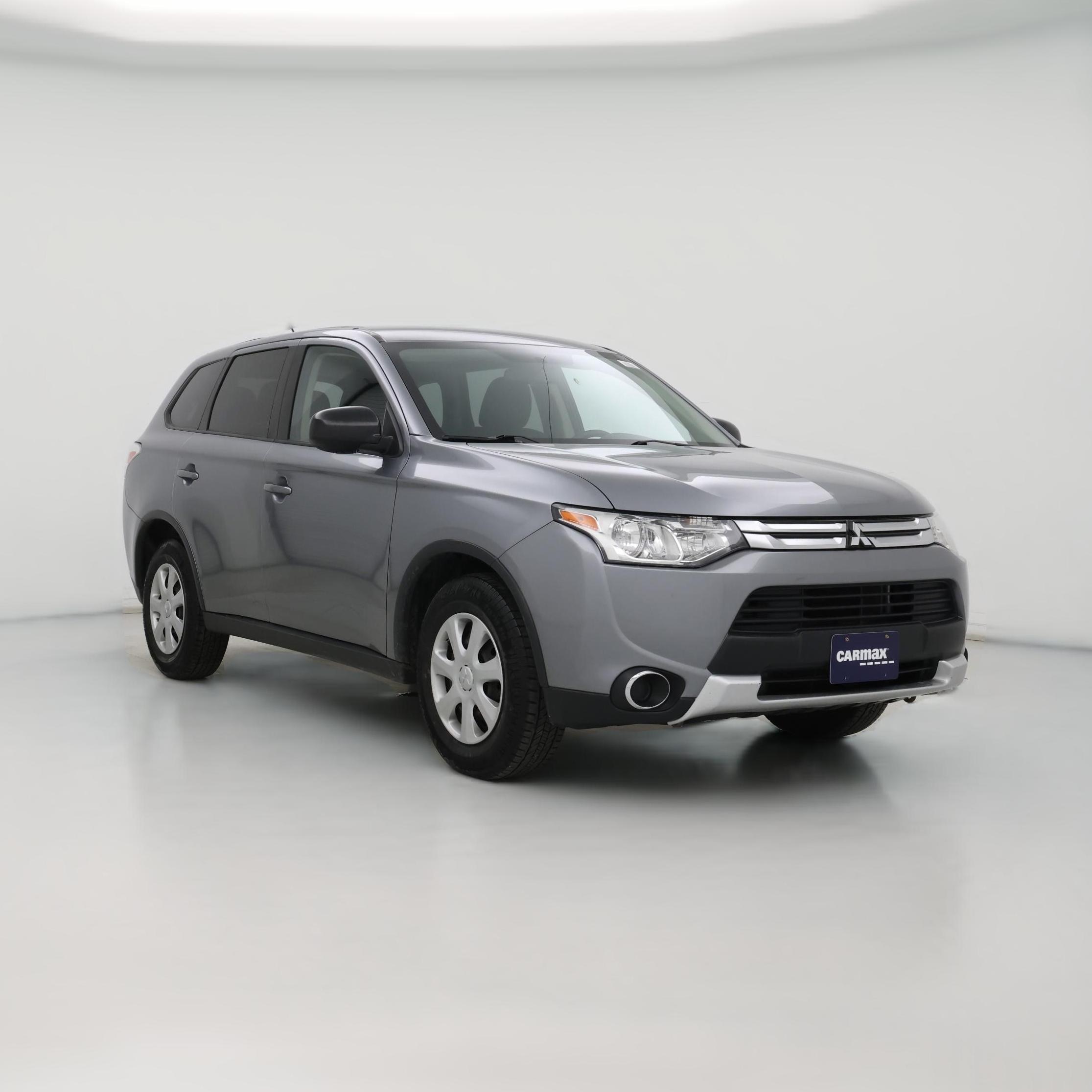 Thumbnail: 2015 Mitsubishi Outlander - 1