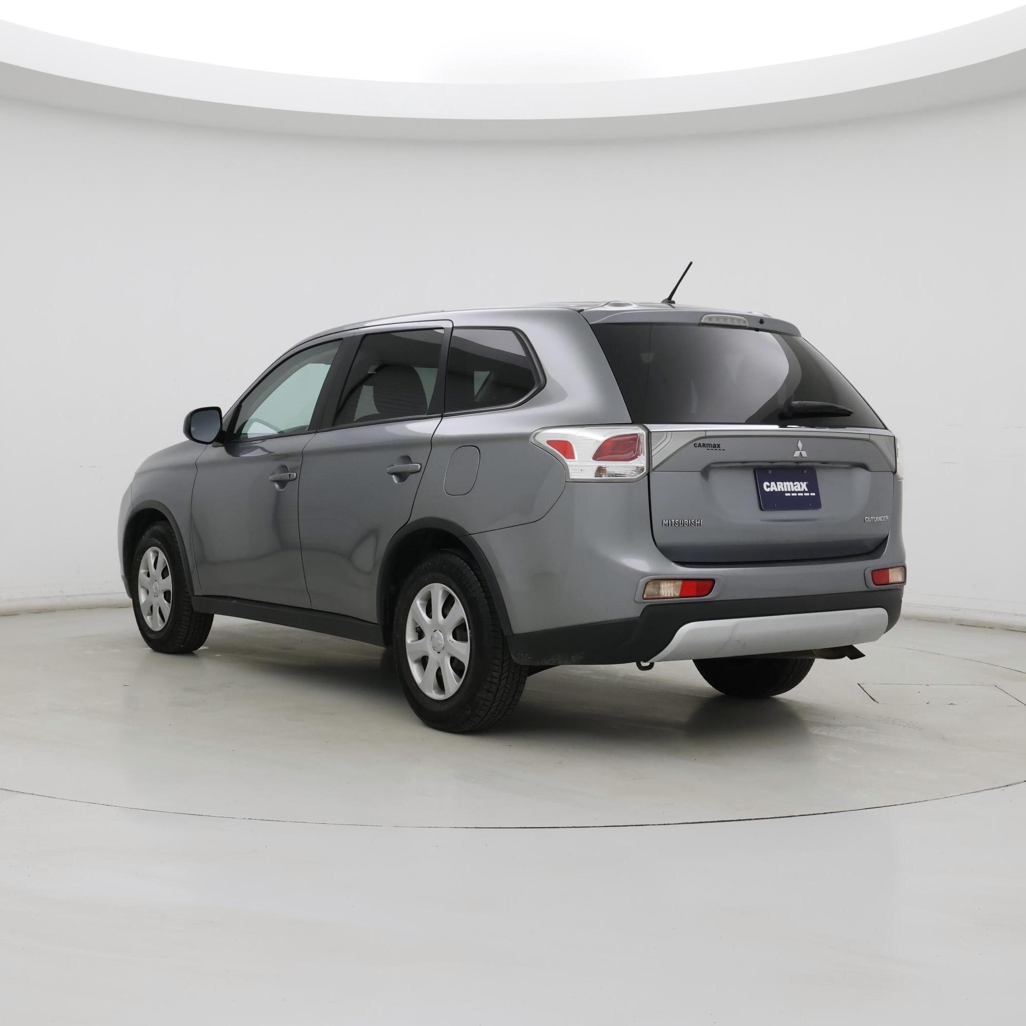 Thumbnail: 2015 Mitsubishi Outlander - 2