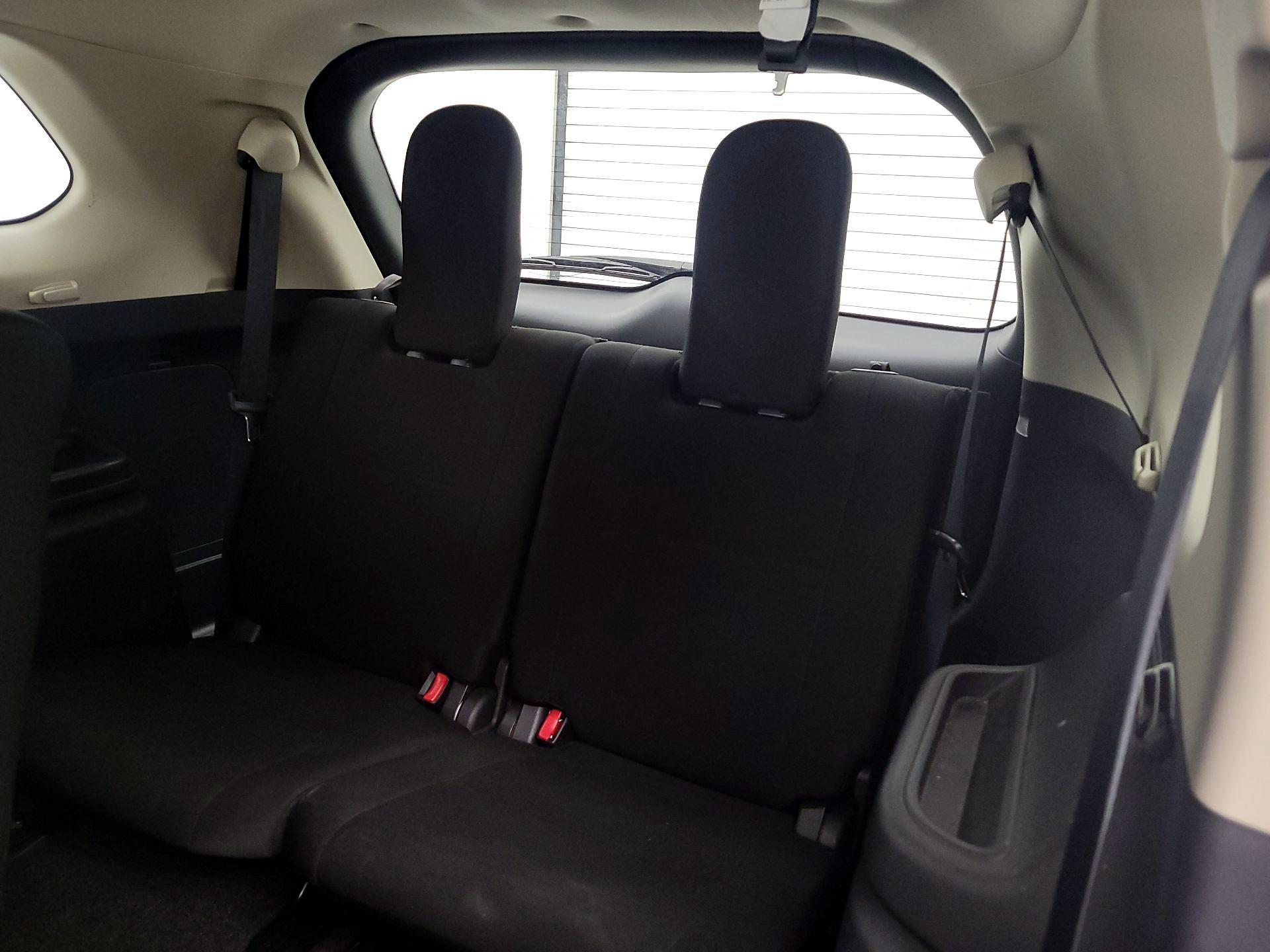 Thumbnail: 2015 Mitsubishi Outlander - 19