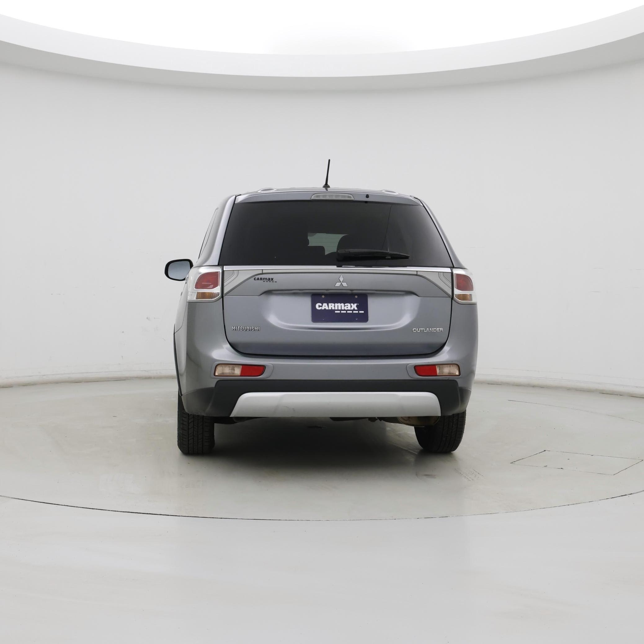 Thumbnail: 2015 Mitsubishi Outlander - 6