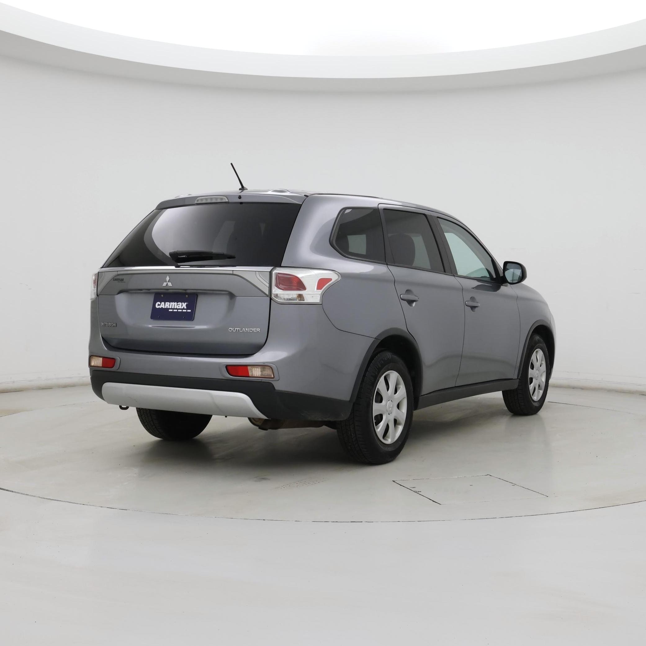 Thumbnail: 2015 Mitsubishi Outlander - 8