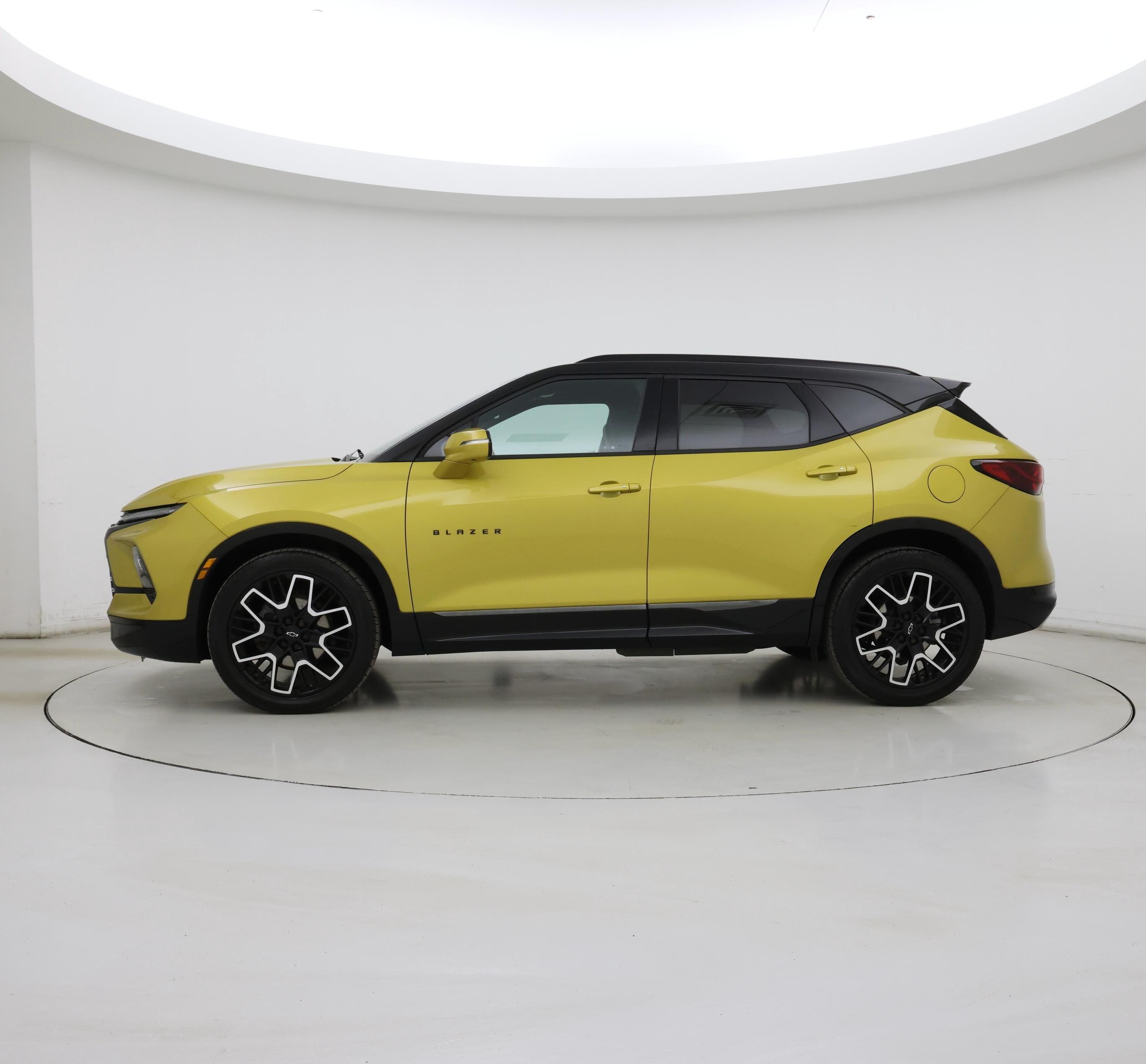 Thumbnail: 2023 Chevrolet Blazer - 3