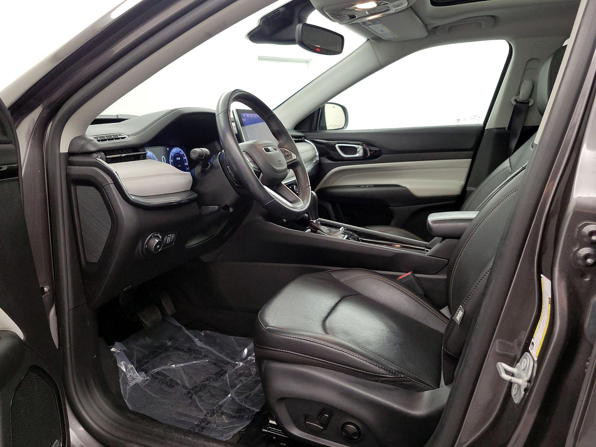 Thumbnail: 2022 Jeep Compass - 11