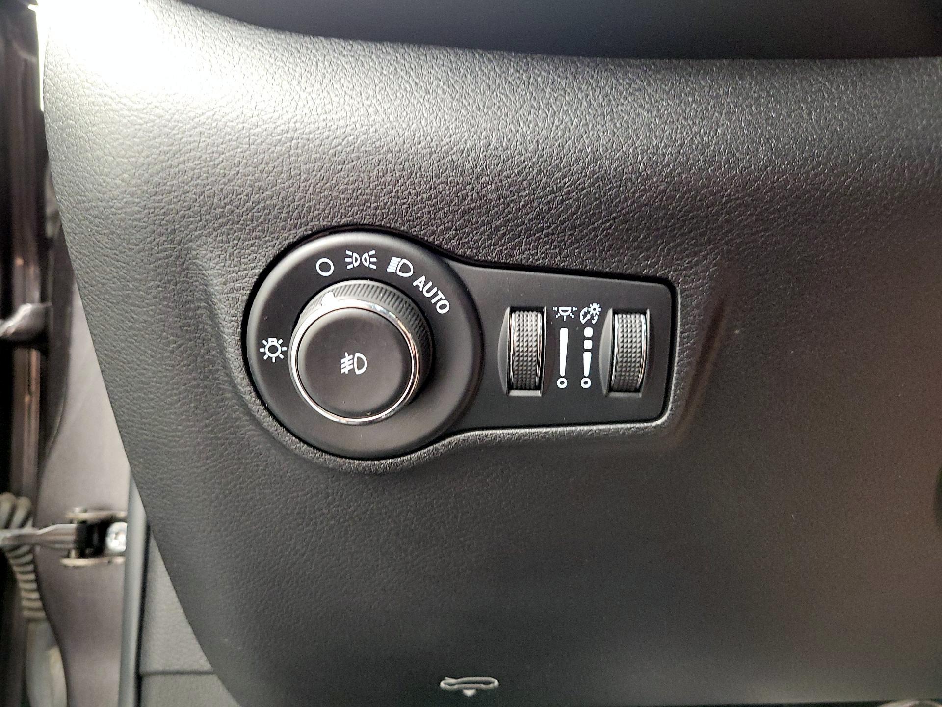 Thumbnail: 2022 Jeep Compass - 13