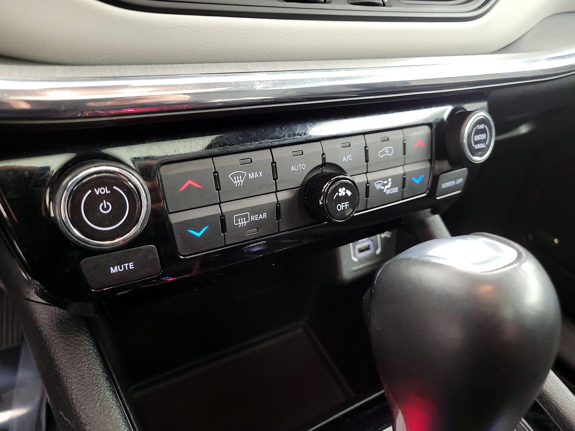 Thumbnail: 2022 Jeep Compass - 17