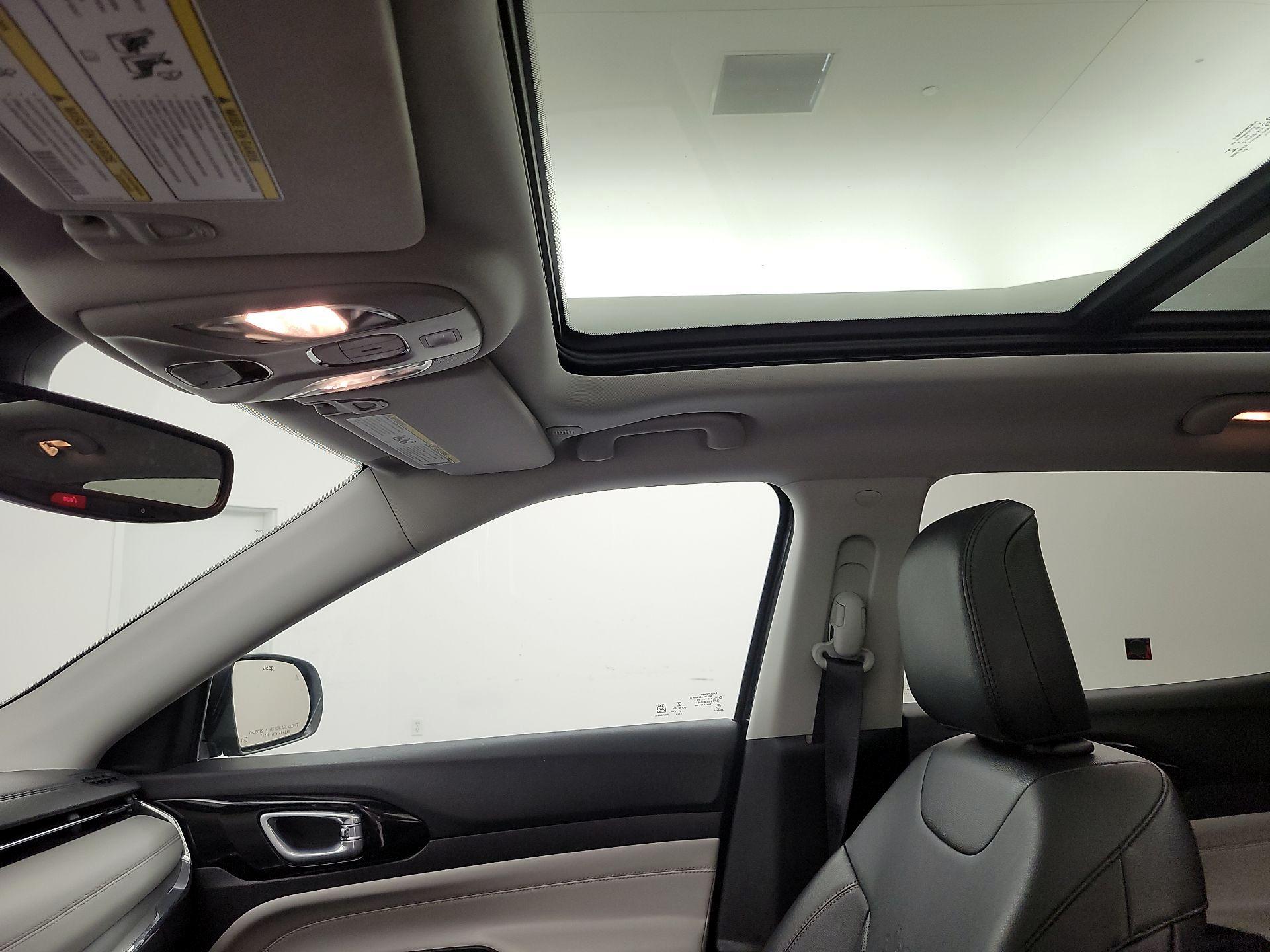 Thumbnail: 2022 Jeep Compass - 20