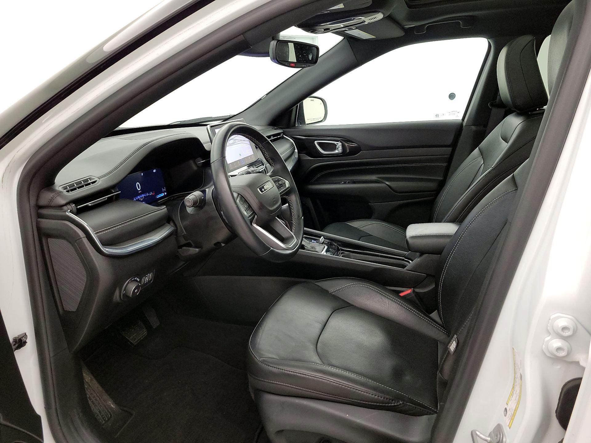 Thumbnail: 2022 Jeep Compass - 11