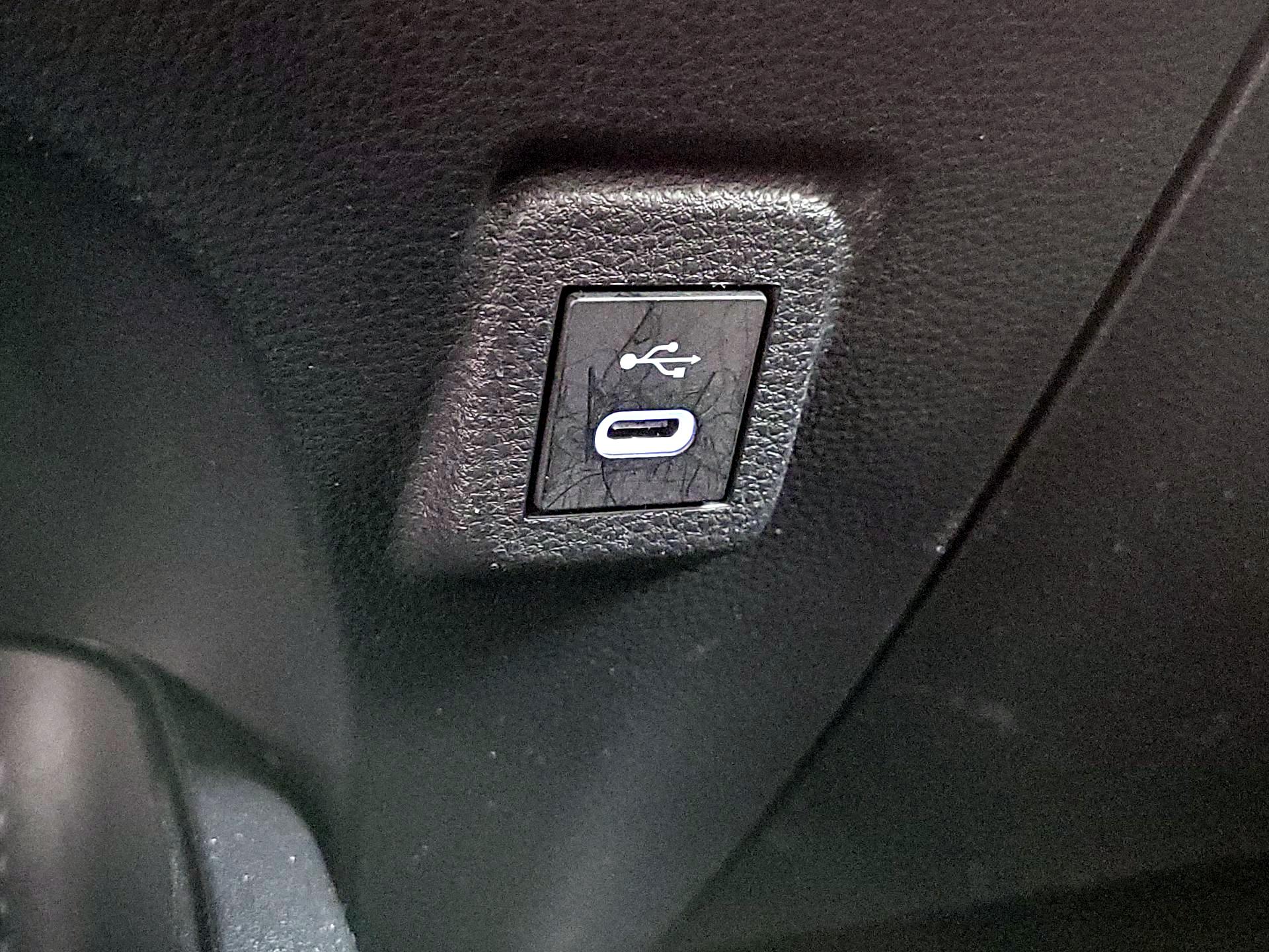 Thumbnail: 2025 Toyota Corolla - 18