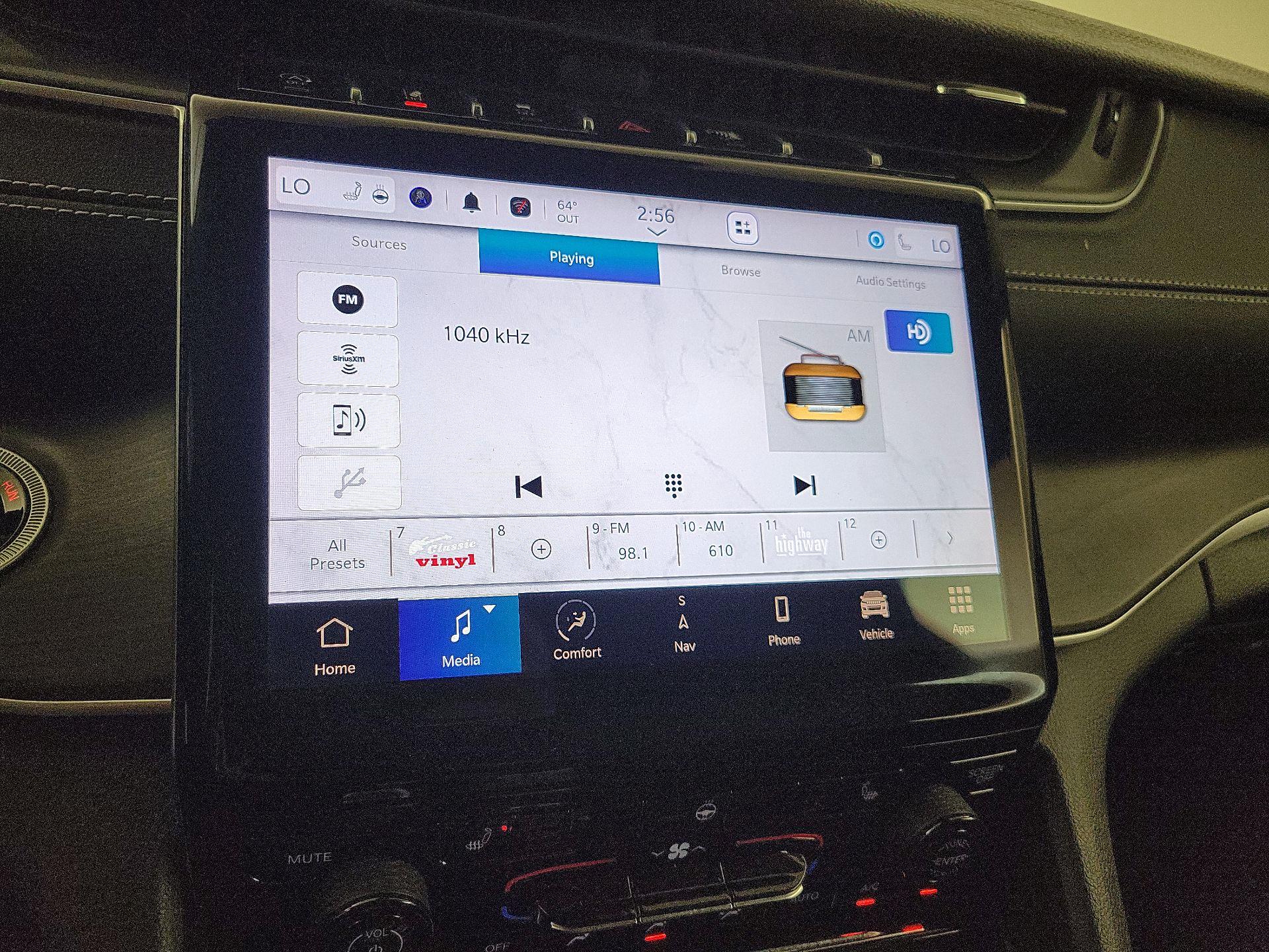 Thumbnail: 2023 Jeep Grand Cherokee - 16