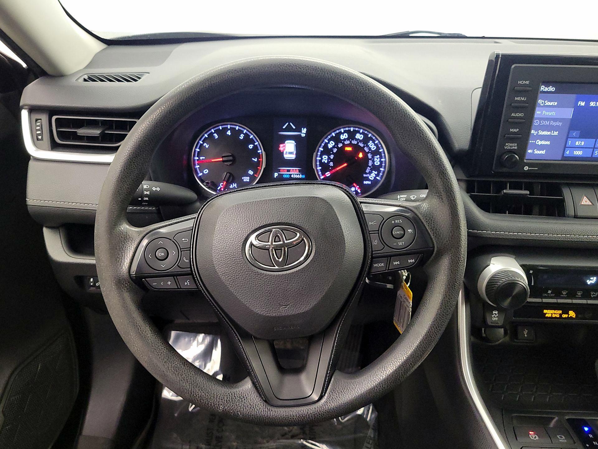 Thumbnail: 2021 Toyota RAV4 - 10