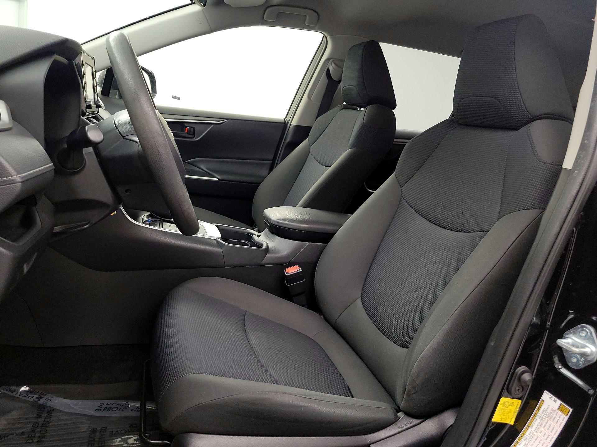 Thumbnail: 2021 Toyota RAV4 - 11