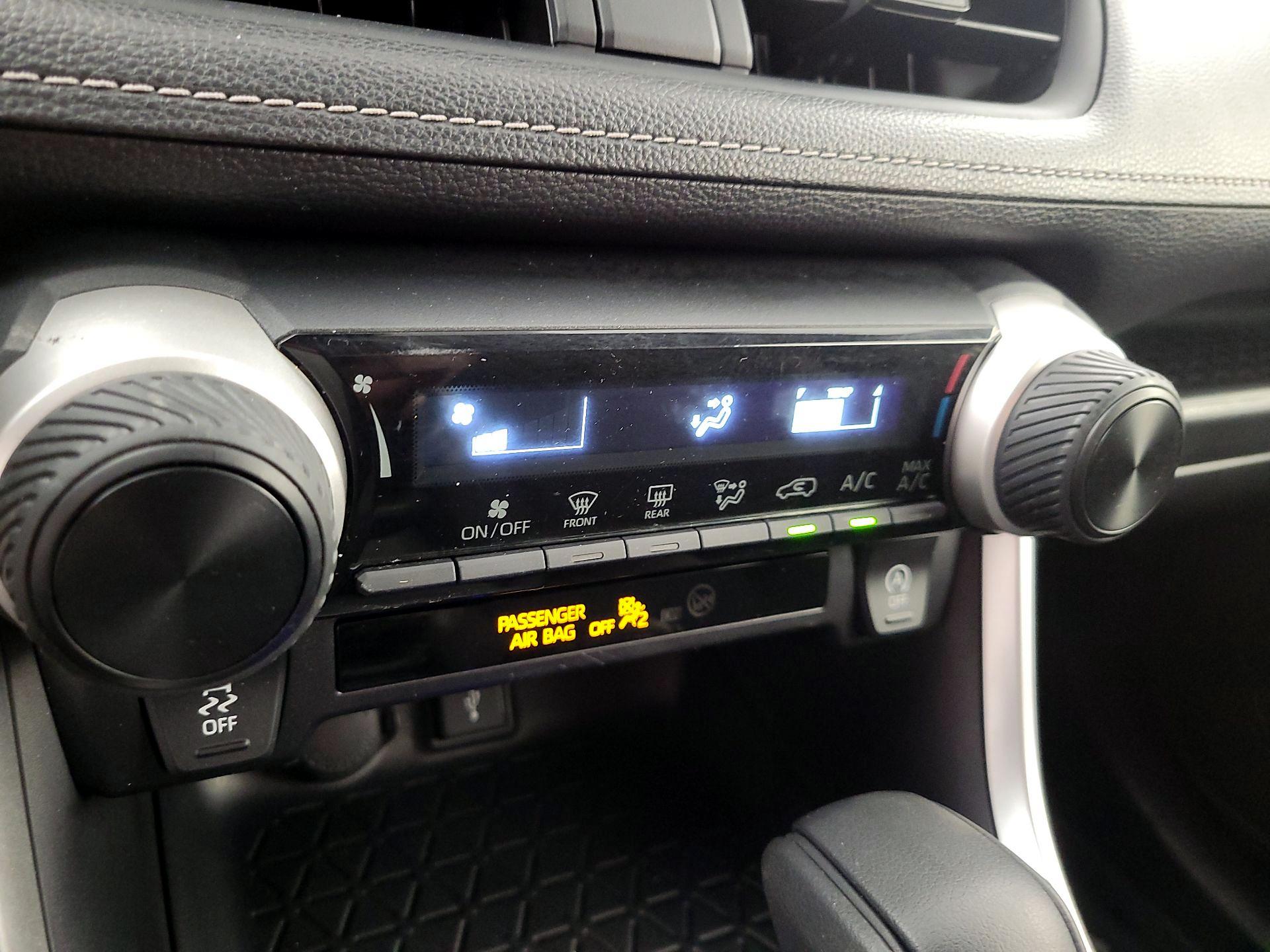 Thumbnail: 2021 Toyota RAV4 - 16