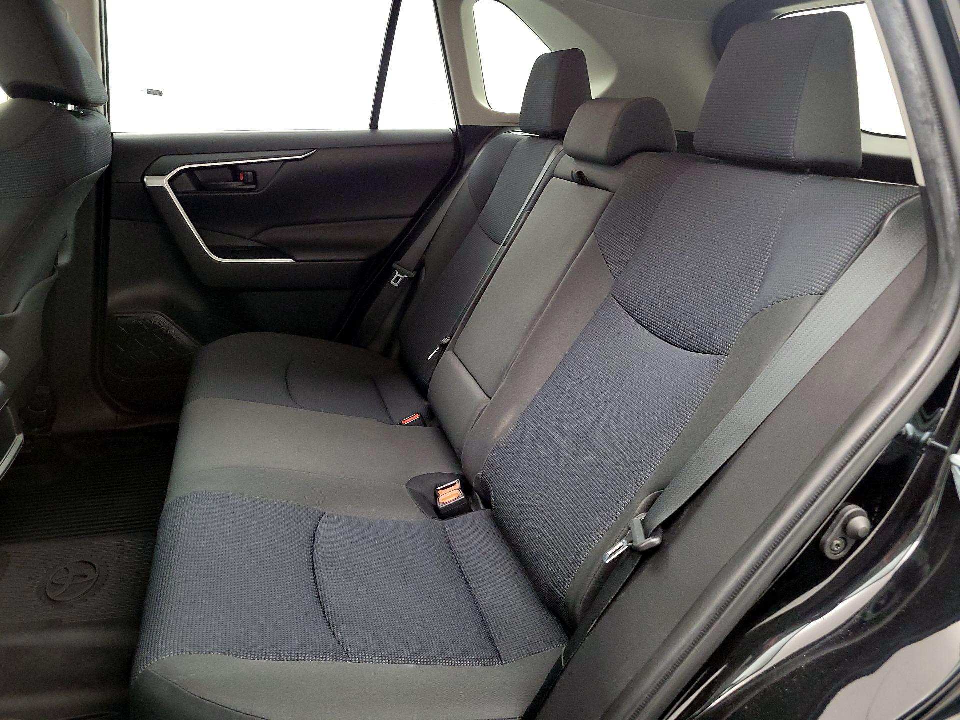 Thumbnail: 2021 Toyota RAV4 - 19