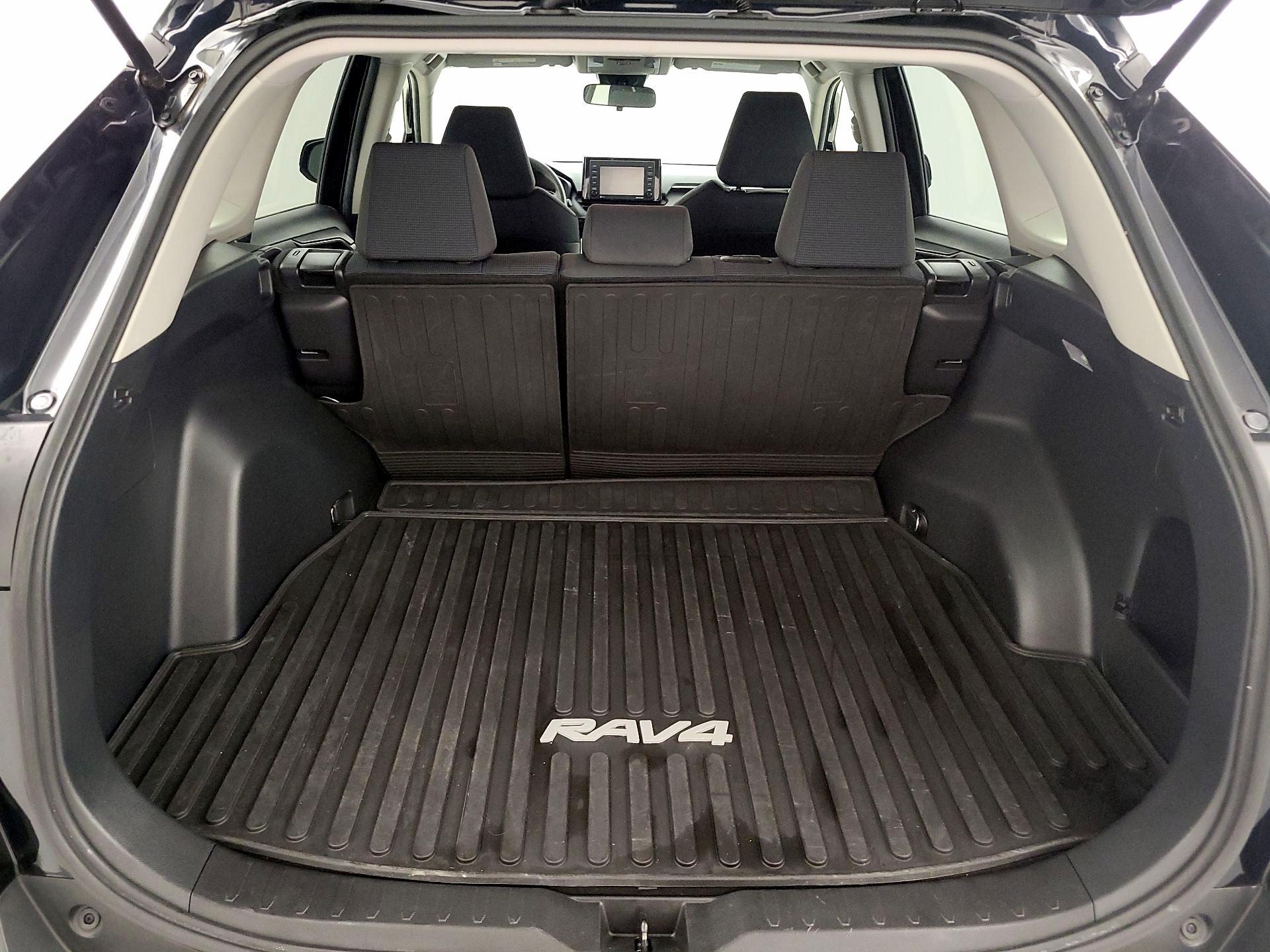 Thumbnail: 2021 Toyota RAV4 - 20