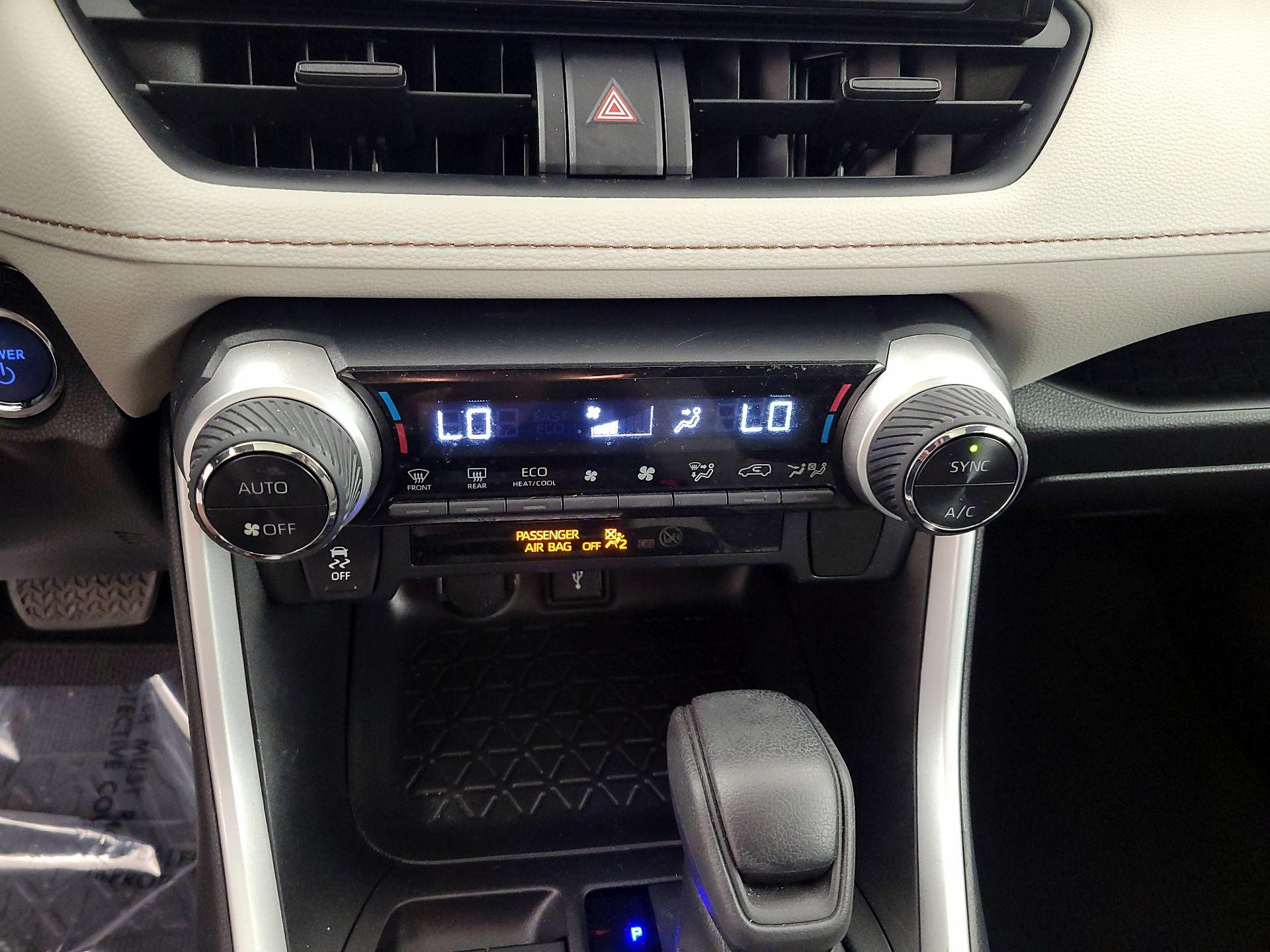 Thumbnail: 2021 Toyota RAV4 - 16