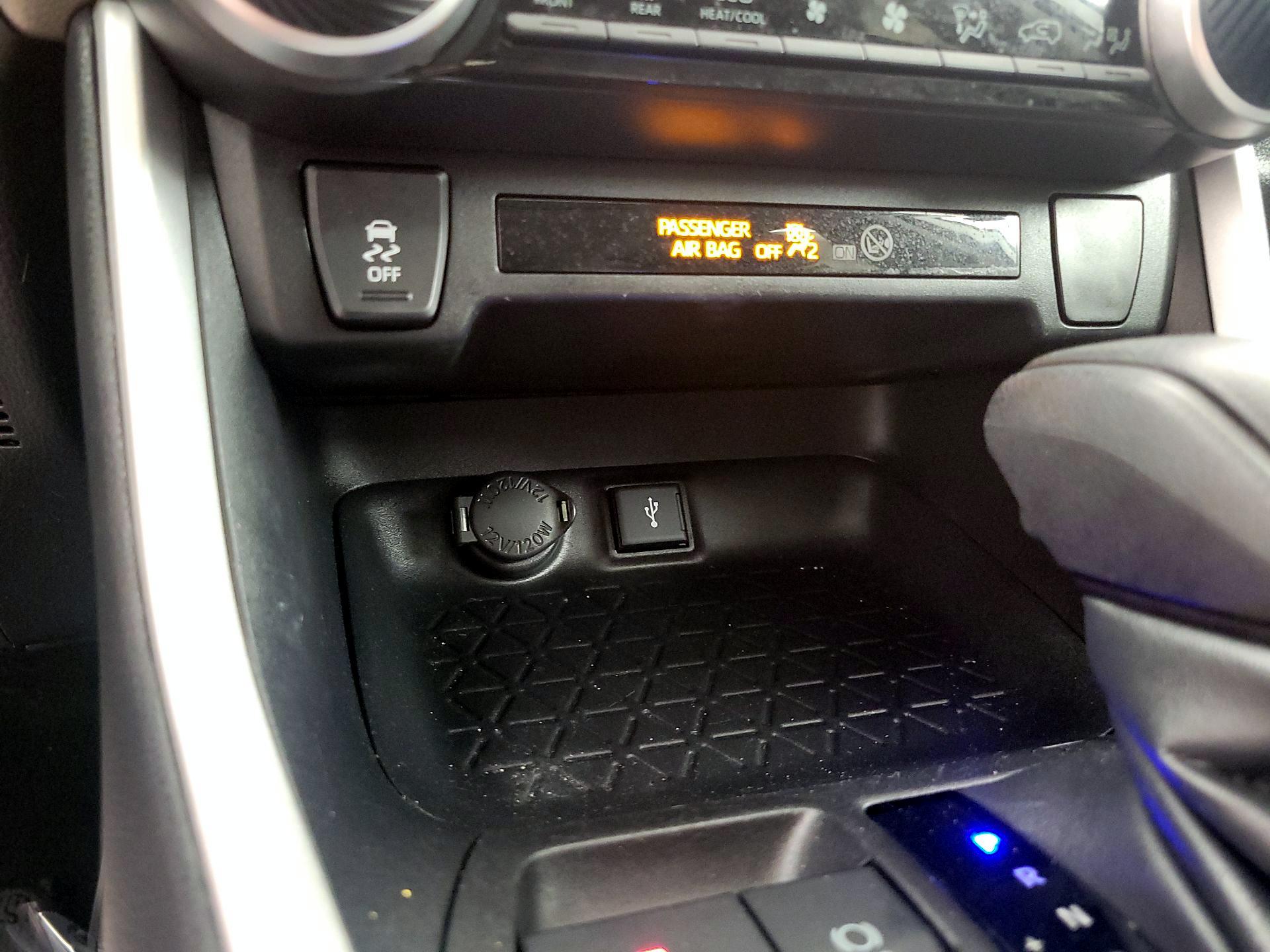 Thumbnail: 2021 Toyota RAV4 - 18