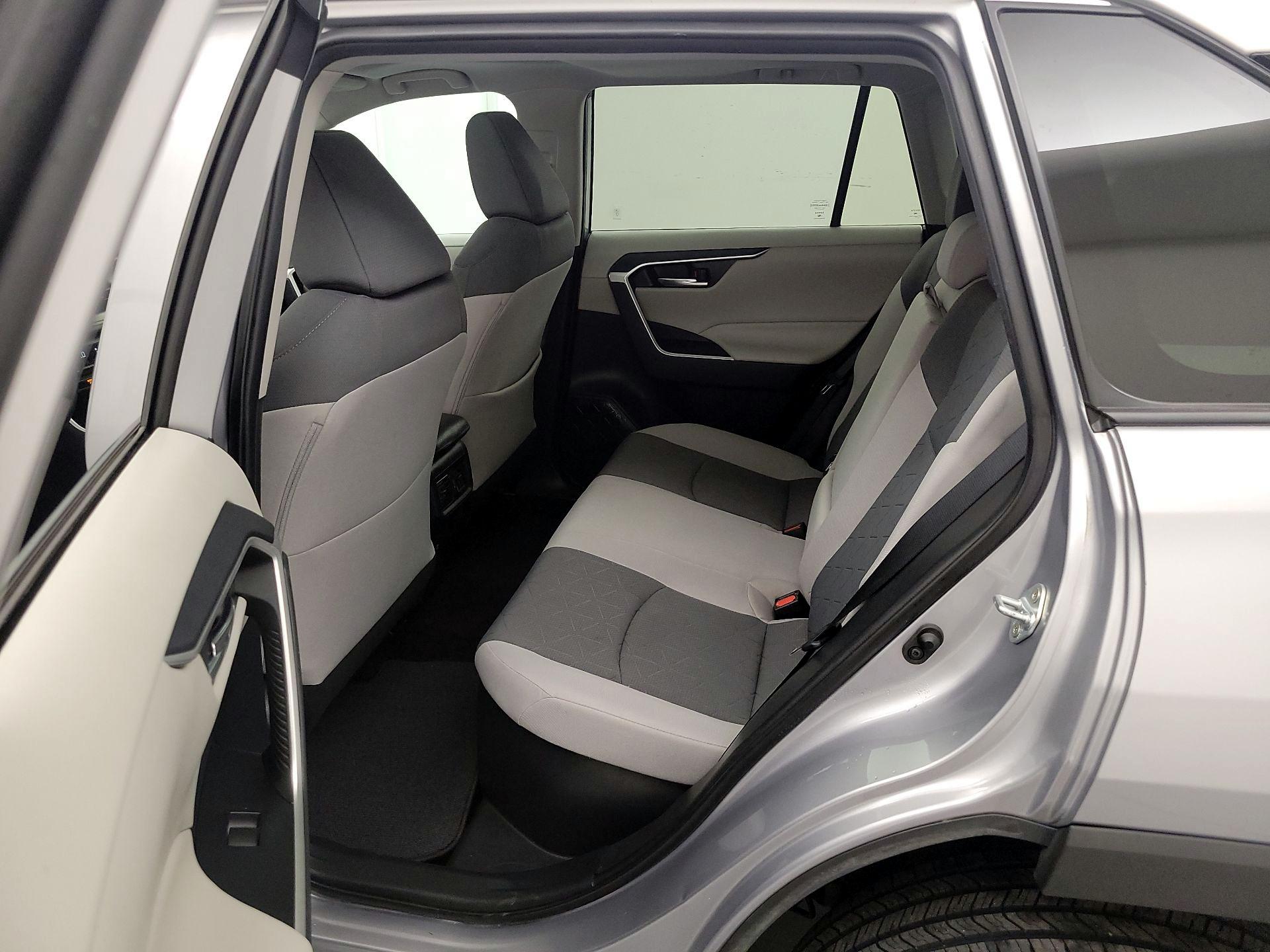 Thumbnail: 2021 Toyota RAV4 - 20