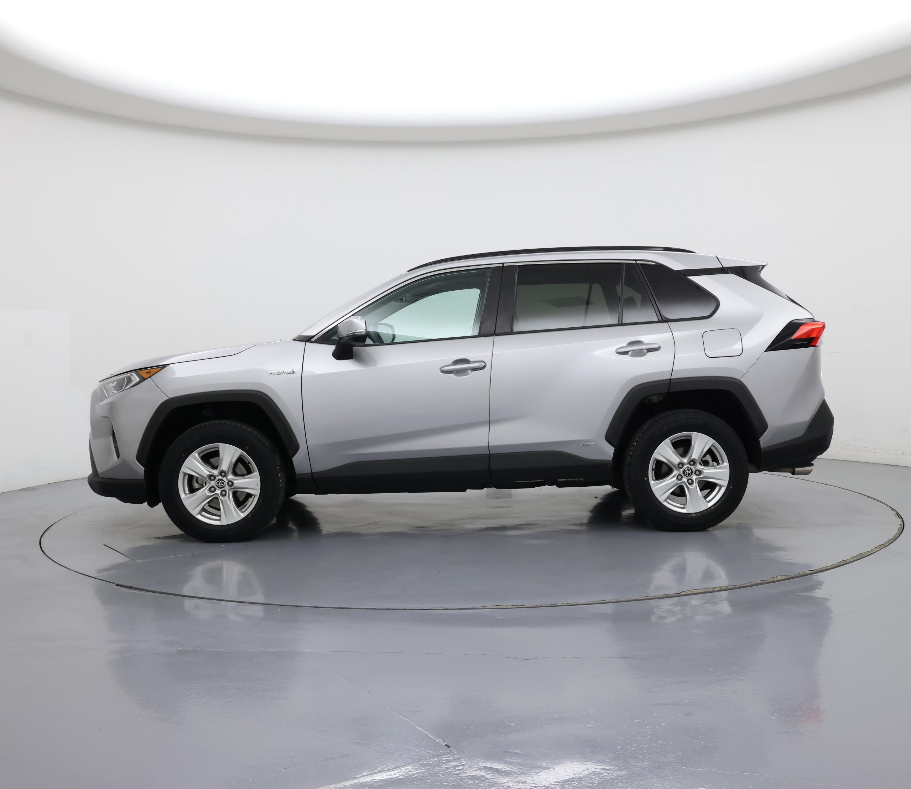 Thumbnail: 2021 Toyota RAV4 - 3