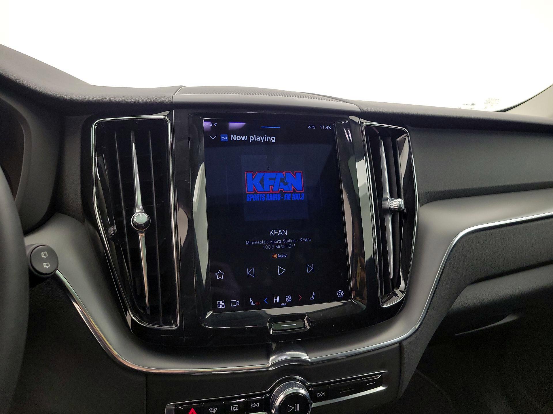 Thumbnail: 2023 Volvo XC60 - 16