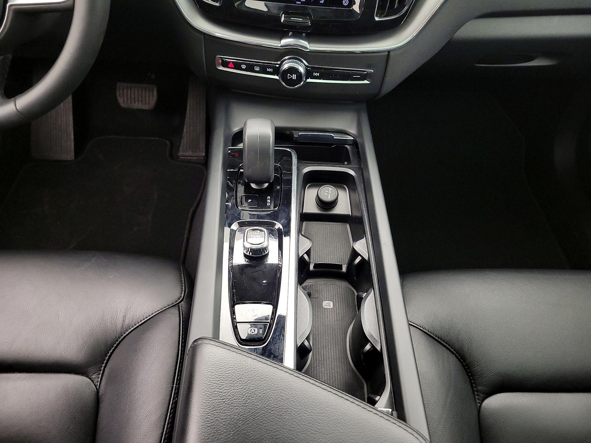 Thumbnail: 2023 Volvo XC60 - 18